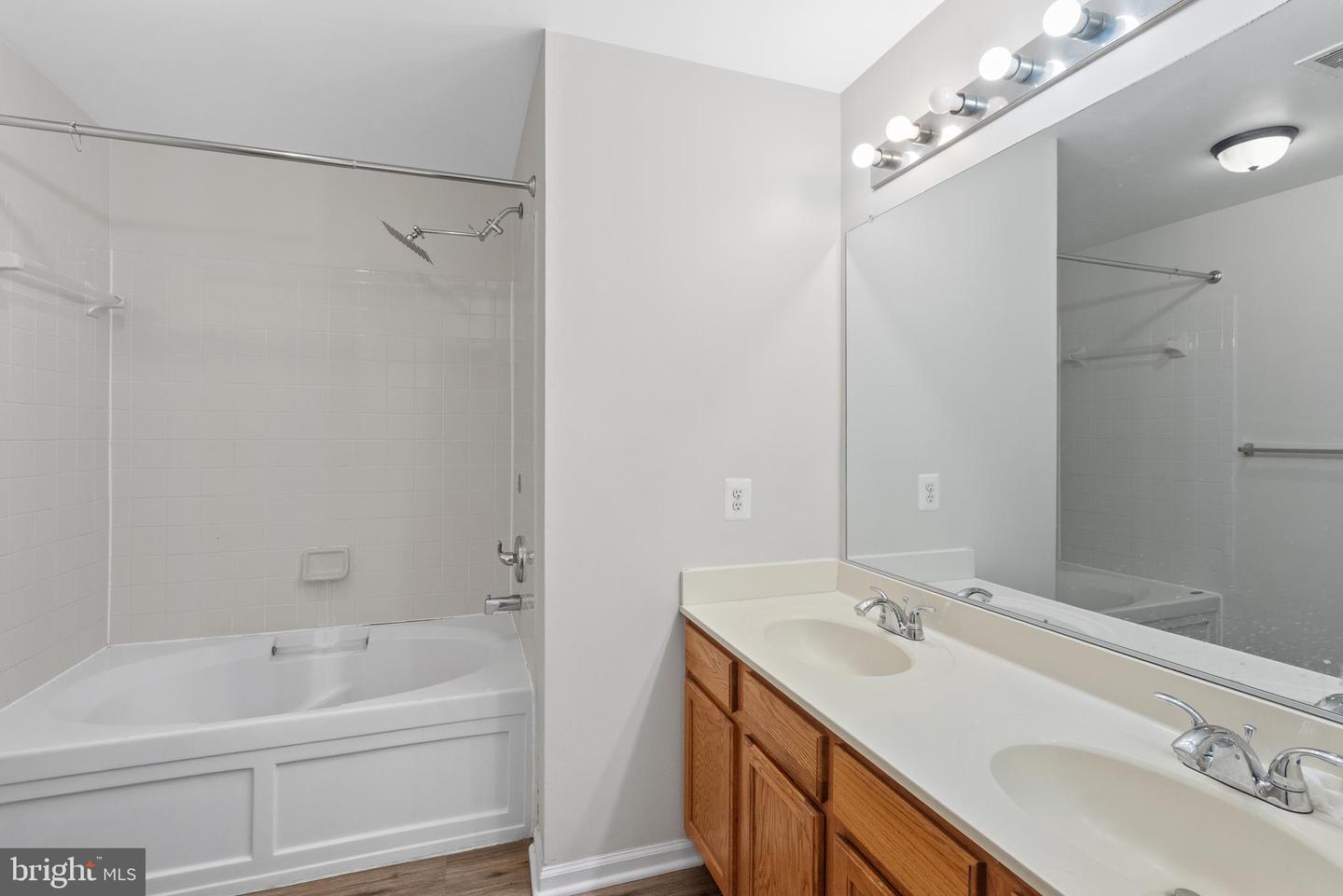 5095 ANCHORSTONE DR #5095, WOODBRIDGE, Virginia 22192, 3 Bedrooms Bedrooms, ,2 BathroomsBathrooms,Residential,For sale,5095 ANCHORSTONE DR #5095,VAPW2113080 MLS # VAPW2113080