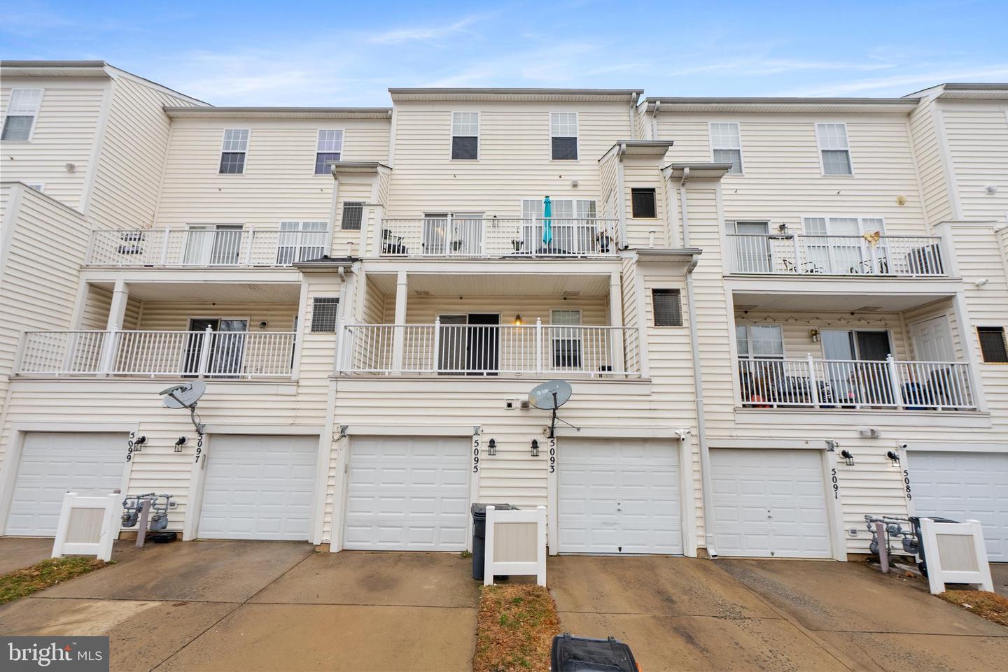 5095 ANCHORSTONE DR #5095, WOODBRIDGE, Virginia 22192, 3 Bedrooms Bedrooms, ,2 BathroomsBathrooms,Residential,For sale,5095 ANCHORSTONE DR #5095,VAPW2113080 MLS # VAPW2113080