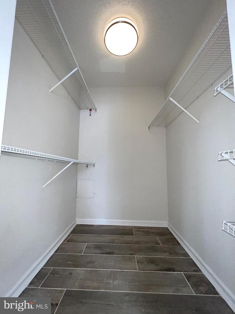 1540 LINCOLN WAY #101B, MCLEAN, Virginia 22102, 1 Bedroom Bedrooms, ,1 BathroomBathrooms,Residential,For sale,1540 LINCOLN WAY #101B,VAFX2292800 MLS # VAFX2292800