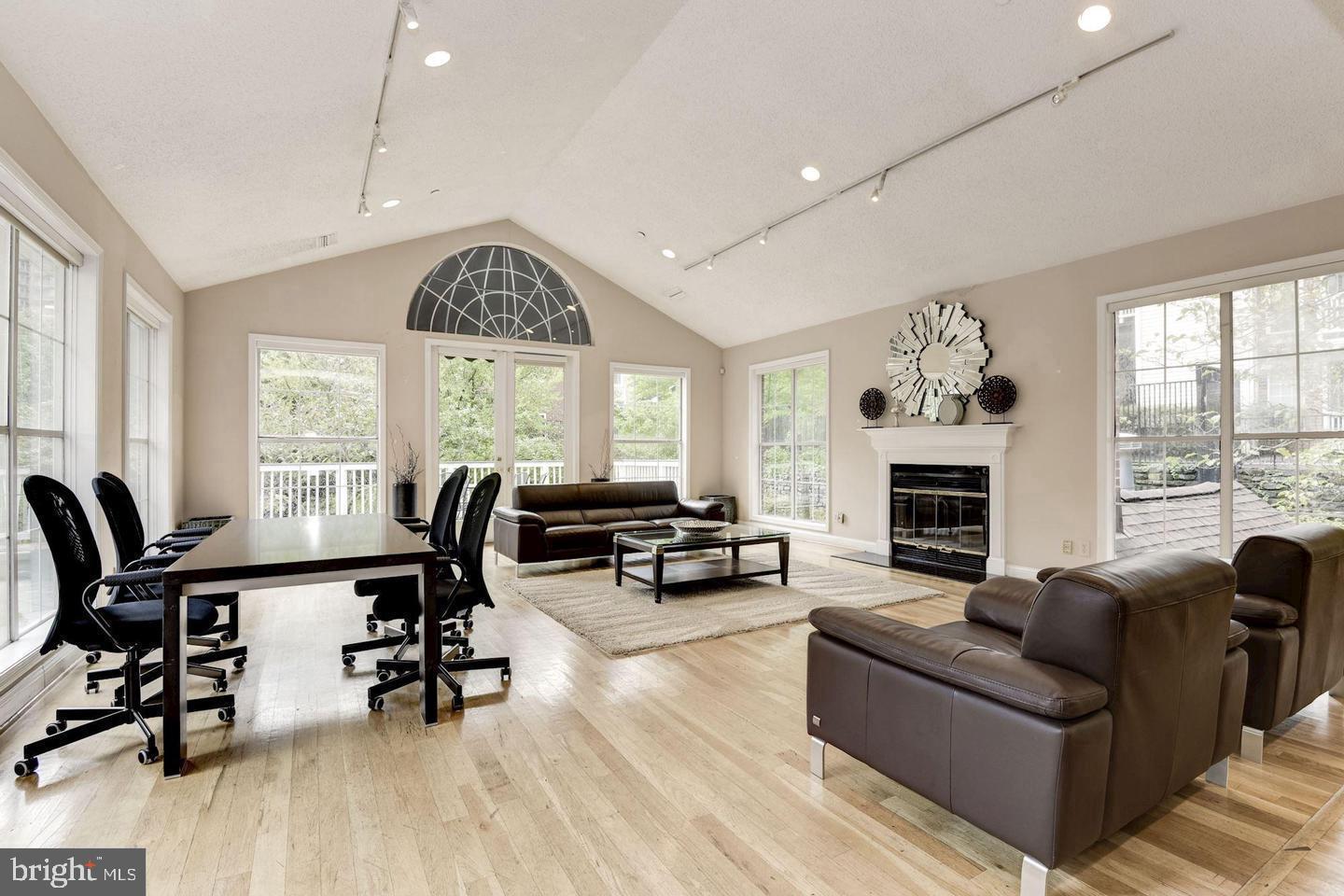 1540 LINCOLN WAY #101B, MCLEAN, Virginia 22102, 1 Bedroom Bedrooms, ,1 BathroomBathrooms,Residential,For sale,1540 LINCOLN WAY #101B,VAFX2292800 MLS # VAFX2292800