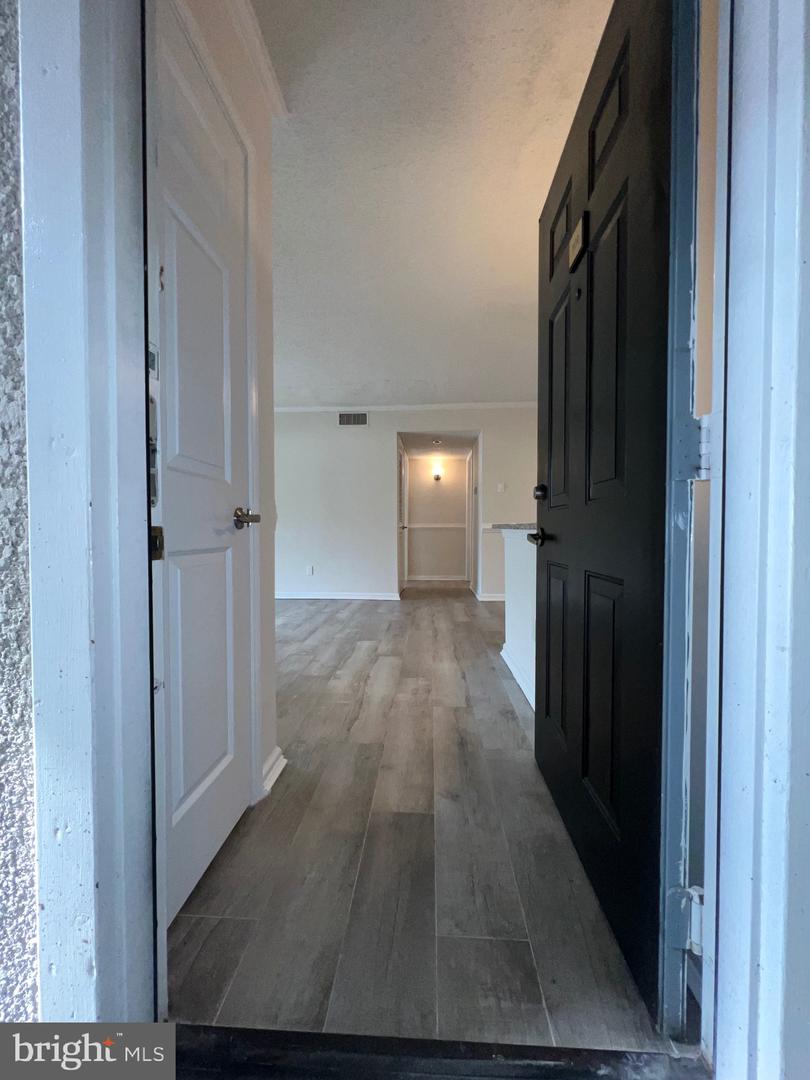 1540 LINCOLN WAY #101B, MCLEAN, Virginia 22102, 1 Bedroom Bedrooms, ,1 BathroomBathrooms,Residential,For sale,1540 LINCOLN WAY #101B,VAFX2292800 MLS # VAFX2292800