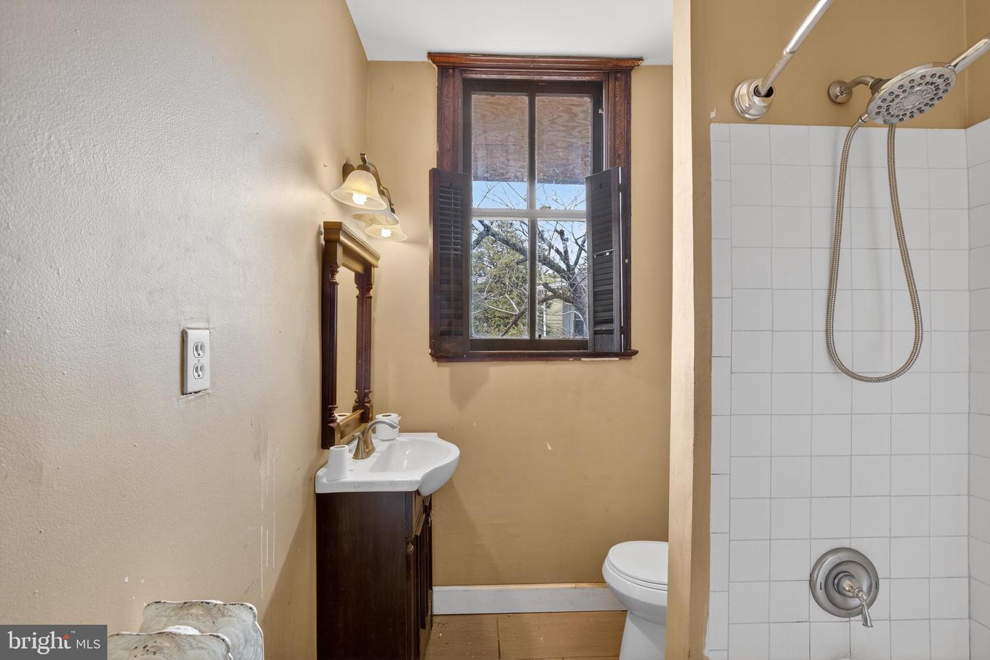 4124 NEW HAMPSHIRE AVE NW, WASHINGTON, District Of Columbia 20011, 3 Bedrooms Bedrooms, ,1 BathroomBathrooms,Residential,For sale,4124 NEW HAMPSHIRE AVE NW,DCDC2247866 MLS # DCDC2247866