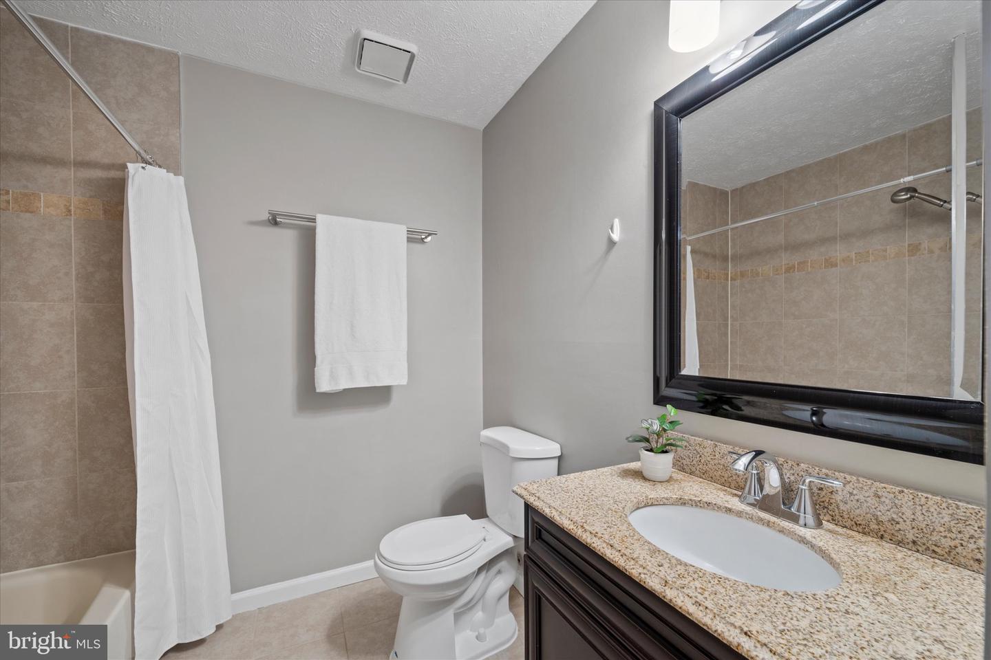 6112 HILLVIEW CT, MANASSAS, Virginia 20112, 5 Bedrooms Bedrooms, ,3 BathroomsBathrooms,Residential,For sale,6112 HILLVIEW CT,VAPW2113446 MLS # VAPW2113446