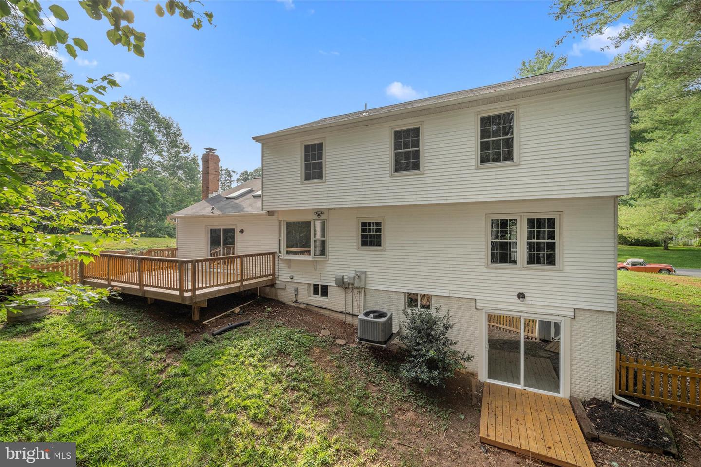 6112 HILLVIEW CT, MANASSAS, Virginia 20112, 5 Bedrooms Bedrooms, ,3 BathroomsBathrooms,Residential,For sale,6112 HILLVIEW CT,VAPW2113446 MLS # VAPW2113446