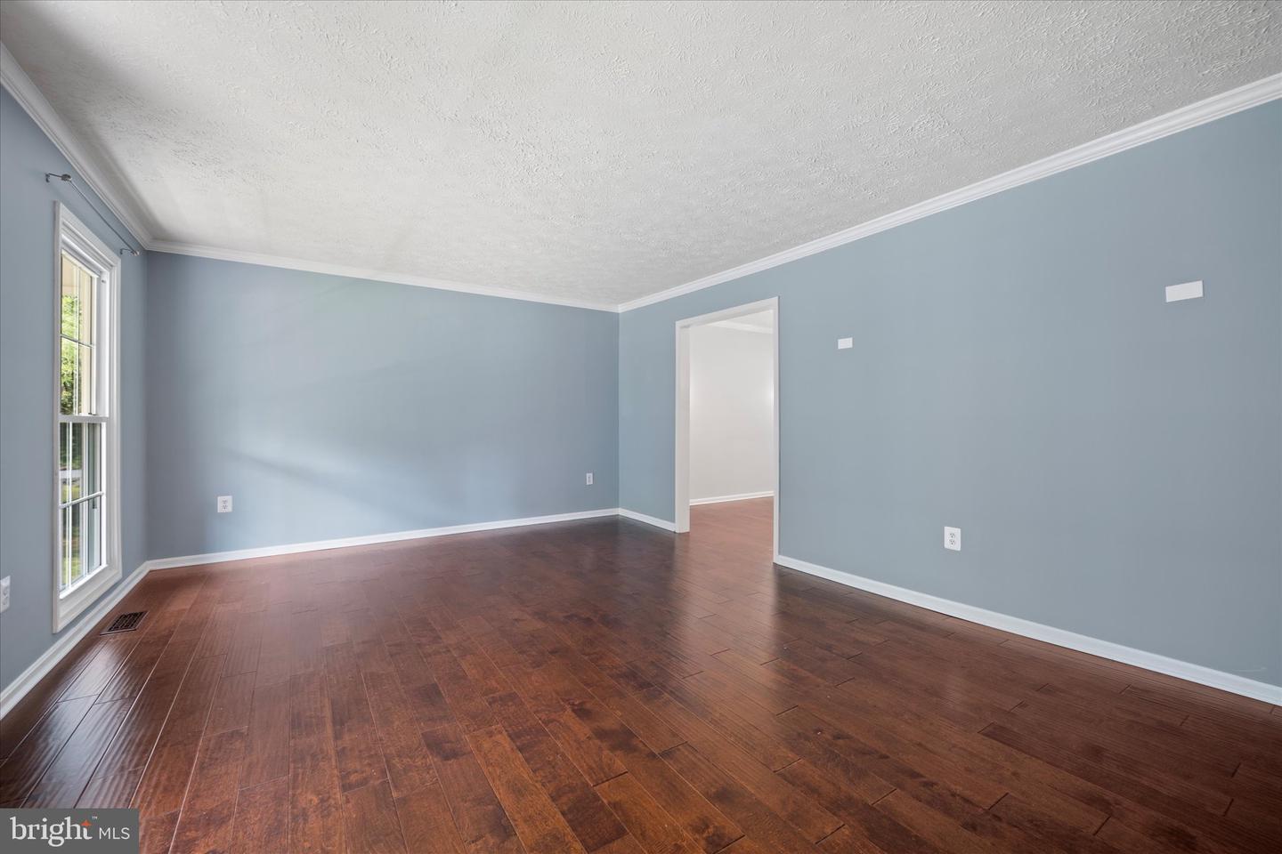 6112 HILLVIEW CT, MANASSAS, Virginia 20112, 5 Bedrooms Bedrooms, ,3 BathroomsBathrooms,Residential,For sale,6112 HILLVIEW CT,VAPW2113446 MLS # VAPW2113446