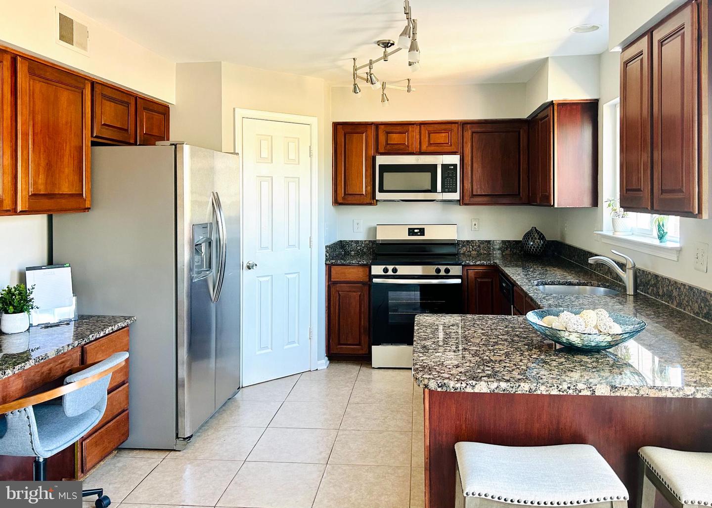 43105 GATWICK SQ, ASHBURN, Virginia 20147, 4 Bedrooms Bedrooms, 15 Rooms Rooms,3 BathroomsBathrooms,Residential,For sale,43105 GATWICK SQ,VALO2116930 MLS # VALO2116930