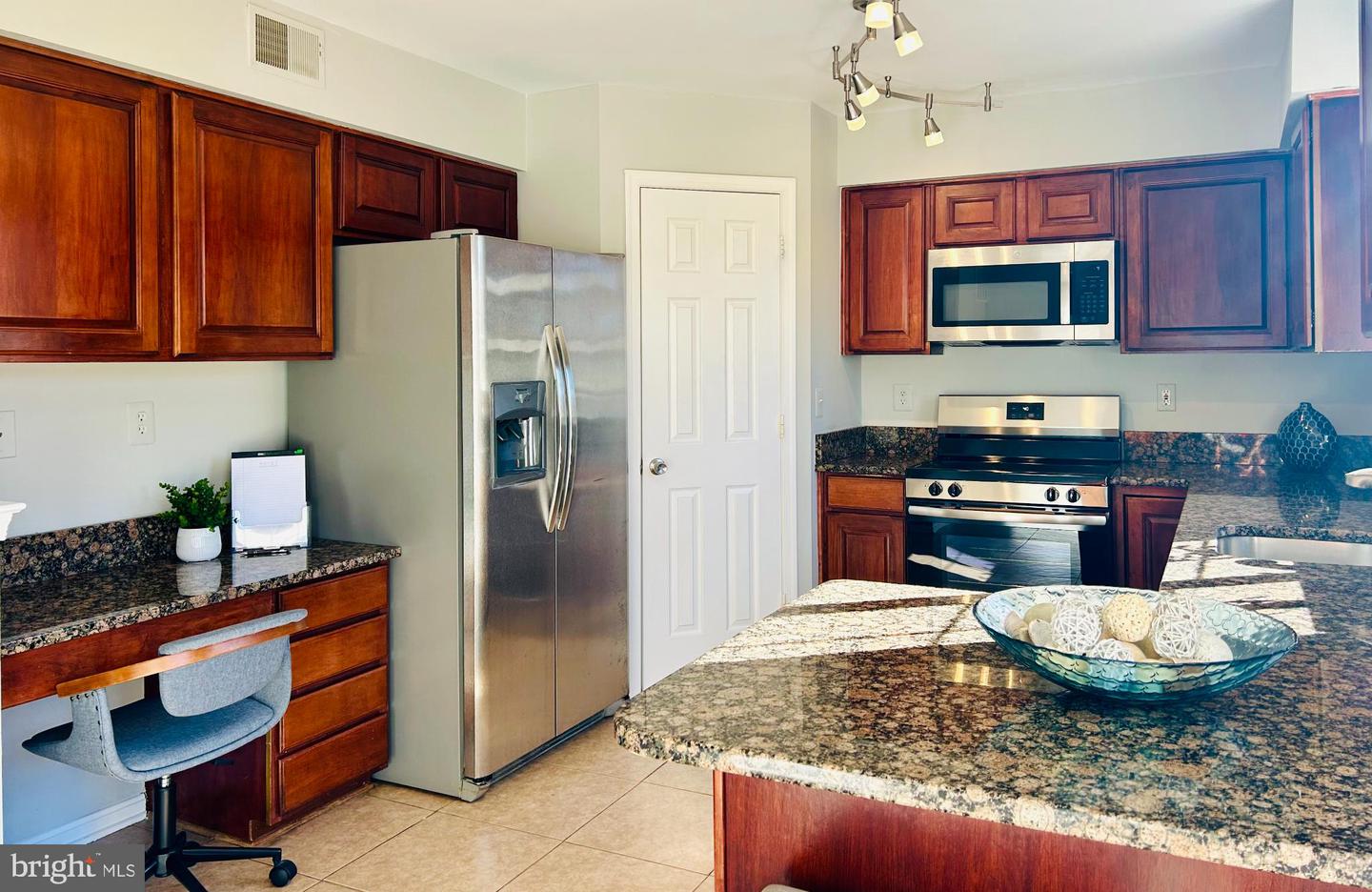 43105 GATWICK SQ, ASHBURN, Virginia 20147, 4 Bedrooms Bedrooms, 15 Rooms Rooms,3 BathroomsBathrooms,Residential,For sale,43105 GATWICK SQ,VALO2116930 MLS # VALO2116930