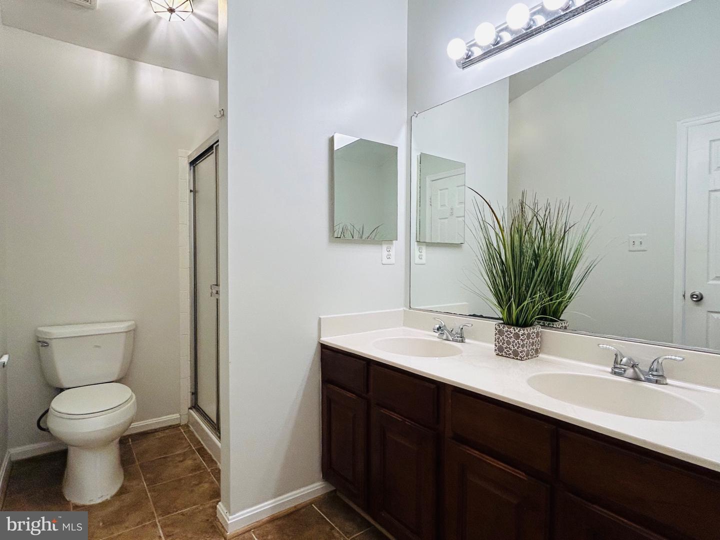 43105 GATWICK SQ, ASHBURN, Virginia 20147, 4 Bedrooms Bedrooms, 15 Rooms Rooms,3 BathroomsBathrooms,Residential,For sale,43105 GATWICK SQ,VALO2116930 MLS # VALO2116930