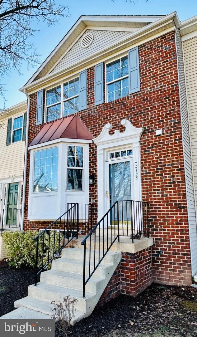 43105 GATWICK SQ, ASHBURN, Virginia 20147, 4 Bedrooms Bedrooms, 15 Rooms Rooms,3 BathroomsBathrooms,Residential,For sale,43105 GATWICK SQ,VALO2116930 MLS # VALO2116930