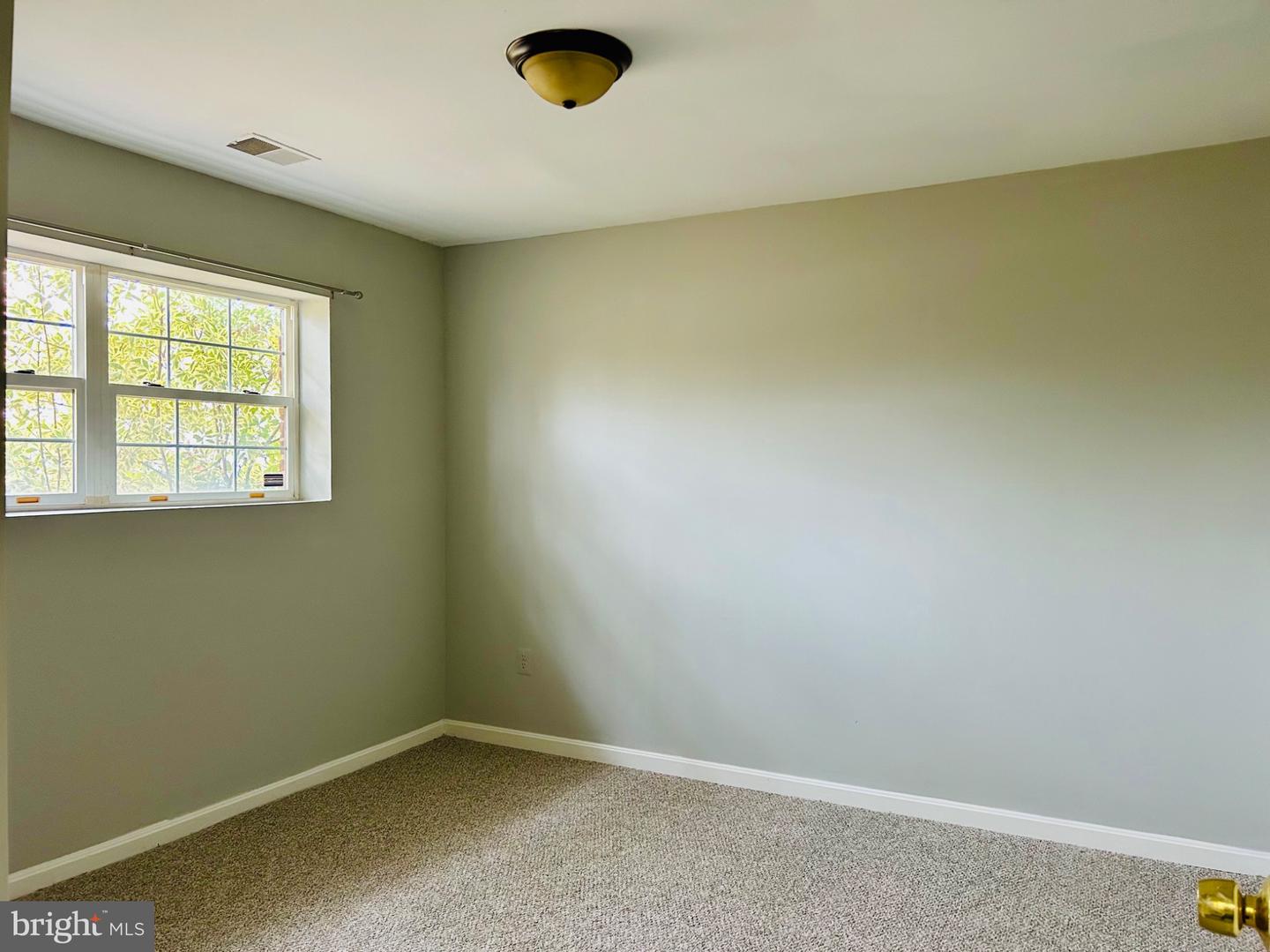 43105 GATWICK SQ, ASHBURN, Virginia 20147, 4 Bedrooms Bedrooms, 15 Rooms Rooms,3 BathroomsBathrooms,Residential,For sale,43105 GATWICK SQ,VALO2116930 MLS # VALO2116930