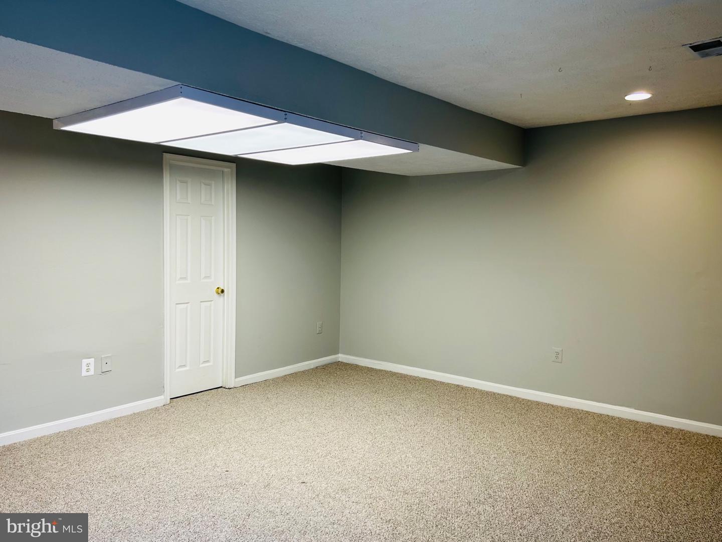 43105 GATWICK SQ, ASHBURN, Virginia 20147, 4 Bedrooms Bedrooms, 15 Rooms Rooms,3 BathroomsBathrooms,Residential,For sale,43105 GATWICK SQ,VALO2116930 MLS # VALO2116930