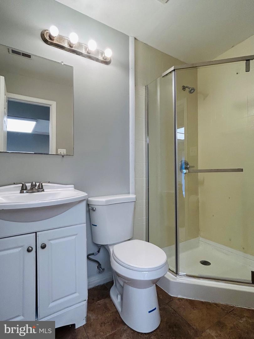 43105 GATWICK SQ, ASHBURN, Virginia 20147, 4 Bedrooms Bedrooms, 15 Rooms Rooms,3 BathroomsBathrooms,Residential,For sale,43105 GATWICK SQ,VALO2116930 MLS # VALO2116930