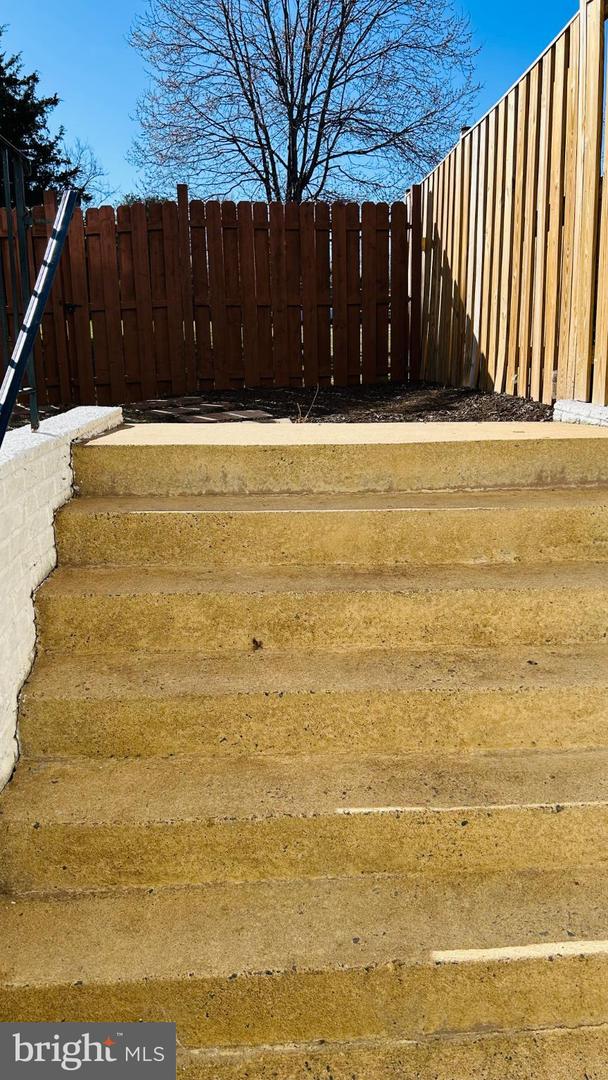 43105 GATWICK SQ, ASHBURN, Virginia 20147, 4 Bedrooms Bedrooms, 15 Rooms Rooms,3 BathroomsBathrooms,Residential,For sale,43105 GATWICK SQ,VALO2116930 MLS # VALO2116930