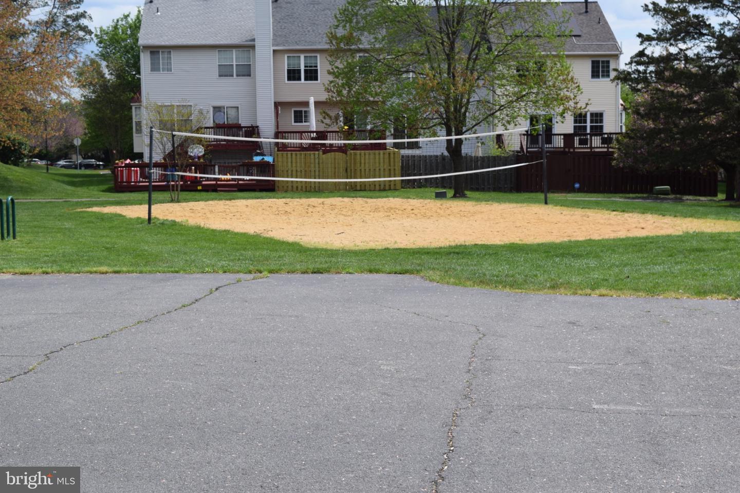 43105 GATWICK SQ, ASHBURN, Virginia 20147, 4 Bedrooms Bedrooms, 15 Rooms Rooms,3 BathroomsBathrooms,Residential,For sale,43105 GATWICK SQ,VALO2116930 MLS # VALO2116930