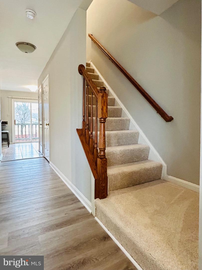 43105 GATWICK SQ, ASHBURN, Virginia 20147, 4 Bedrooms Bedrooms, 15 Rooms Rooms,3 BathroomsBathrooms,Residential,For sale,43105 GATWICK SQ,VALO2116930 MLS # VALO2116930