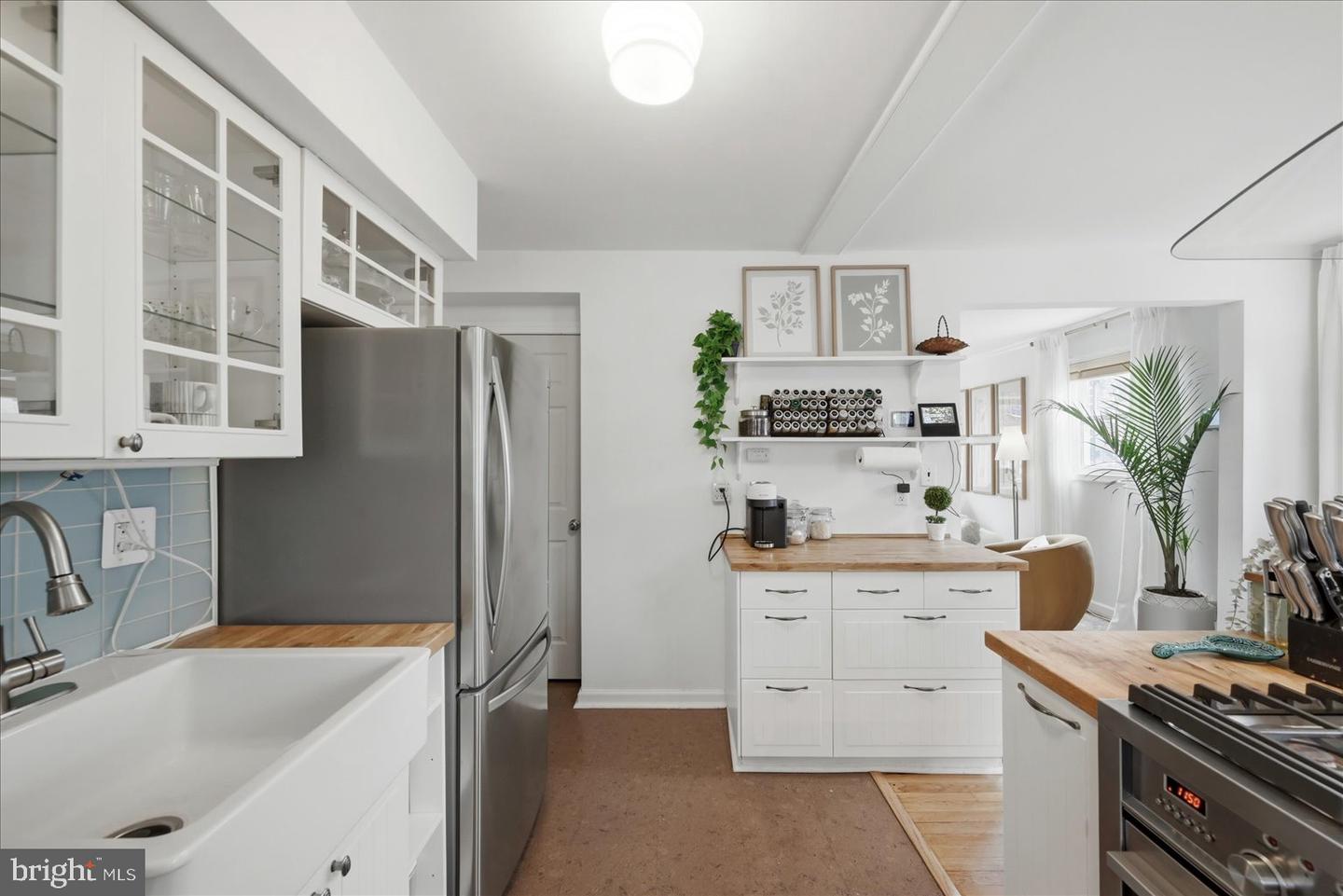 127 E GLENDALE AVE, ALEXANDRIA, Virginia 22301, 3 Bedrooms Bedrooms, ,2 BathroomsBathrooms,Residential,For sale,127 E GLENDALE AVE,VAAX2054604 MLS # VAAX2054604