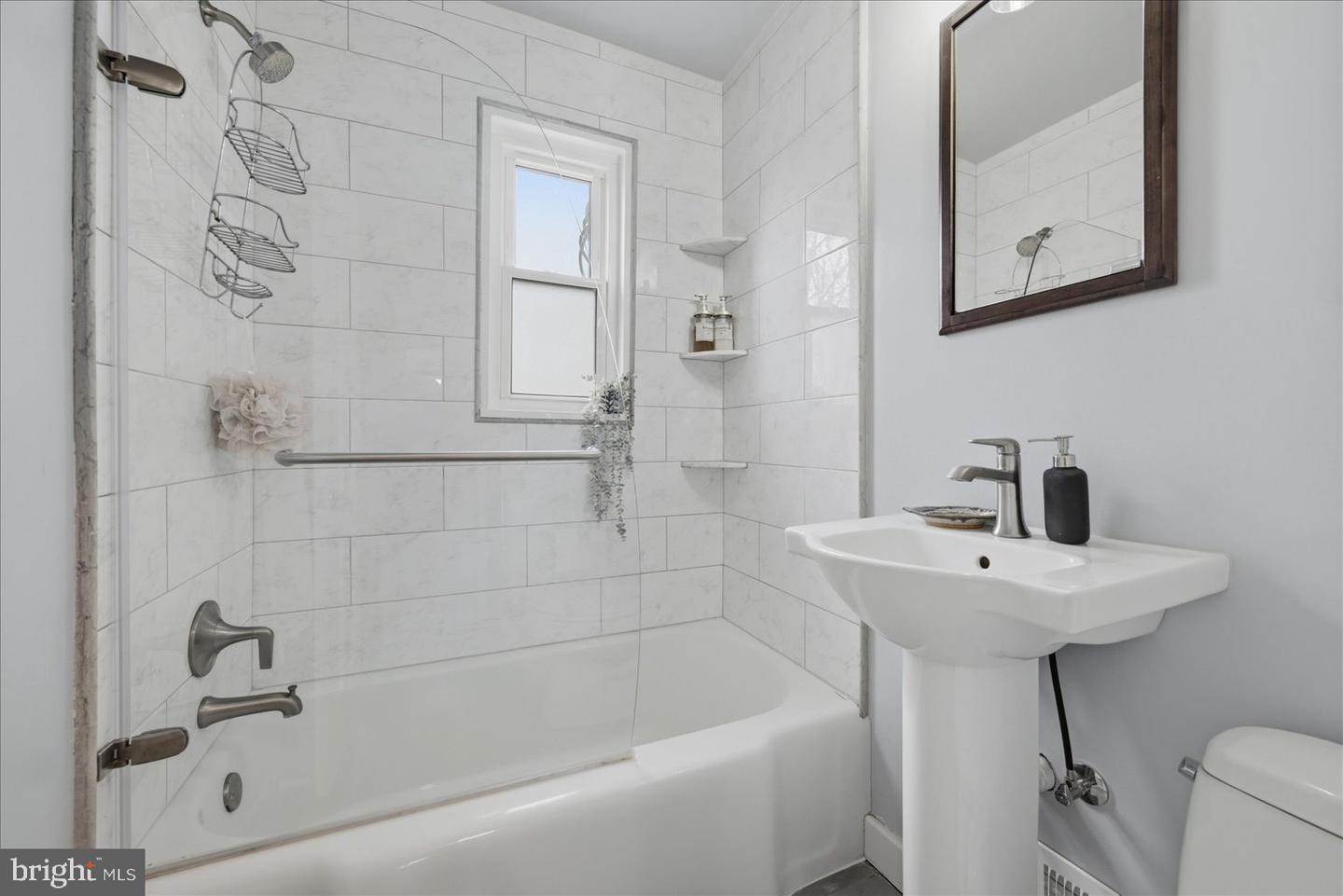 127 E GLENDALE AVE, ALEXANDRIA, Virginia 22301, 3 Bedrooms Bedrooms, ,2 BathroomsBathrooms,Residential,For sale,127 E GLENDALE AVE,VAAX2054604 MLS # VAAX2054604