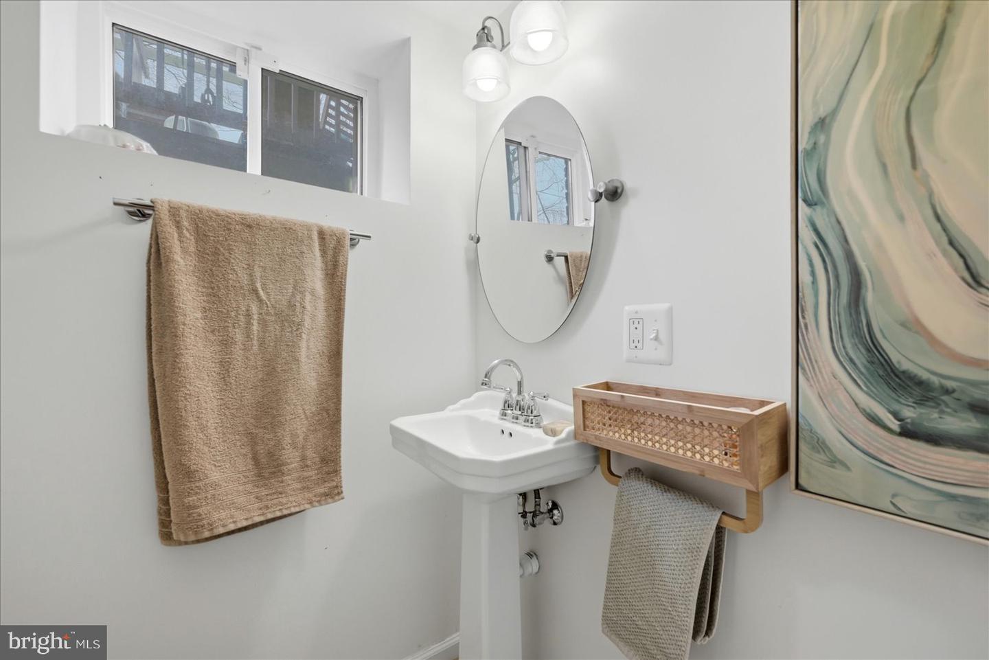 127 E GLENDALE AVE, ALEXANDRIA, Virginia 22301, 3 Bedrooms Bedrooms, ,2 BathroomsBathrooms,Residential,For sale,127 E GLENDALE AVE,VAAX2054604 MLS # VAAX2054604