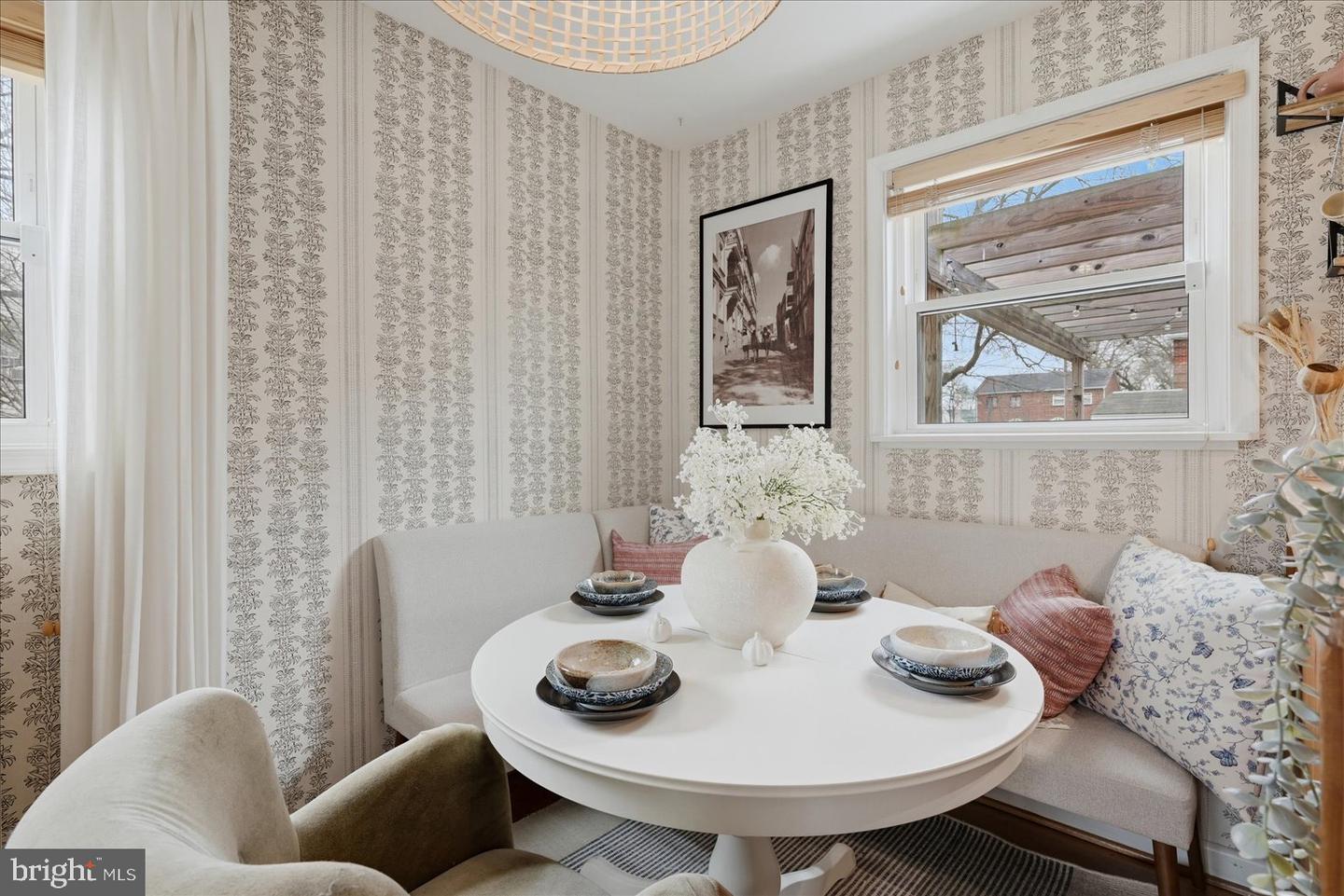 127 E GLENDALE AVE, ALEXANDRIA, Virginia 22301, 3 Bedrooms Bedrooms, ,2 BathroomsBathrooms,Residential,For sale,127 E GLENDALE AVE,VAAX2054604 MLS # VAAX2054604