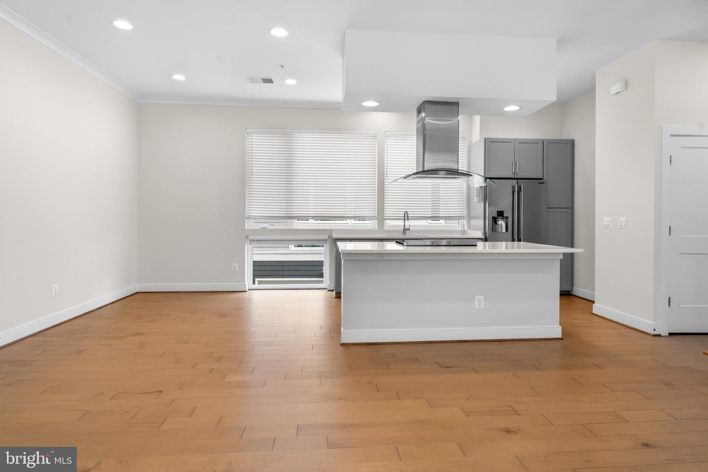 2827 24TH RD S, ARLINGTON, Virginia 22206, 3 Bedrooms Bedrooms, ,2 BathroomsBathrooms,Residential,For sale,2827 24TH RD S,VAAR2069470 MLS # VAAR2069470