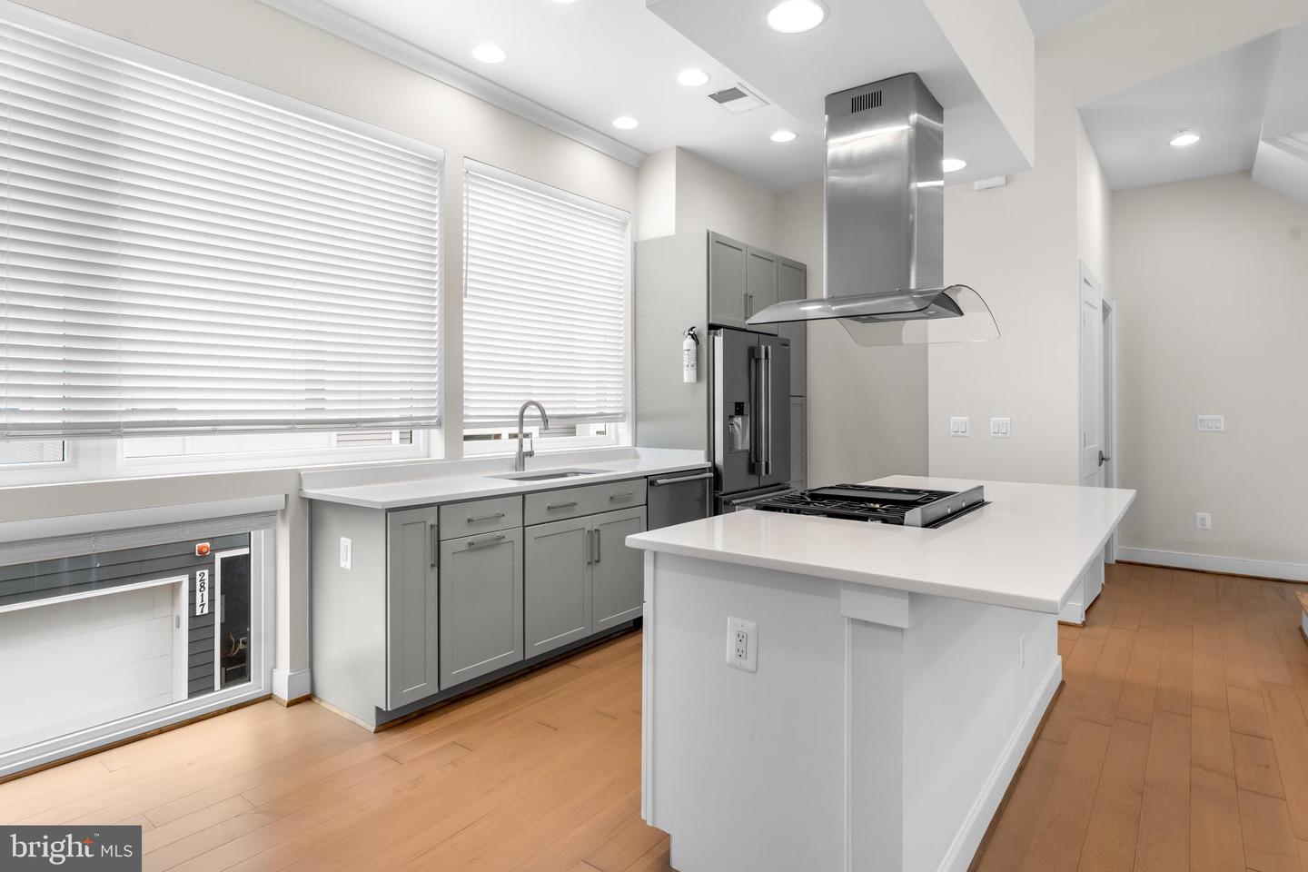 2827 24TH RD S, ARLINGTON, Virginia 22206, 3 Bedrooms Bedrooms, ,2 BathroomsBathrooms,Residential,For sale,2827 24TH RD S,VAAR2069470 MLS # VAAR2069470