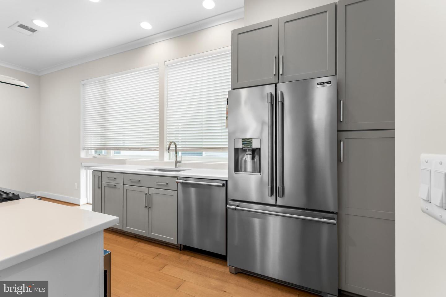 2827 24TH RD S, ARLINGTON, Virginia 22206, 3 Bedrooms Bedrooms, ,2 BathroomsBathrooms,Residential,For sale,2827 24TH RD S,VAAR2069470 MLS # VAAR2069470