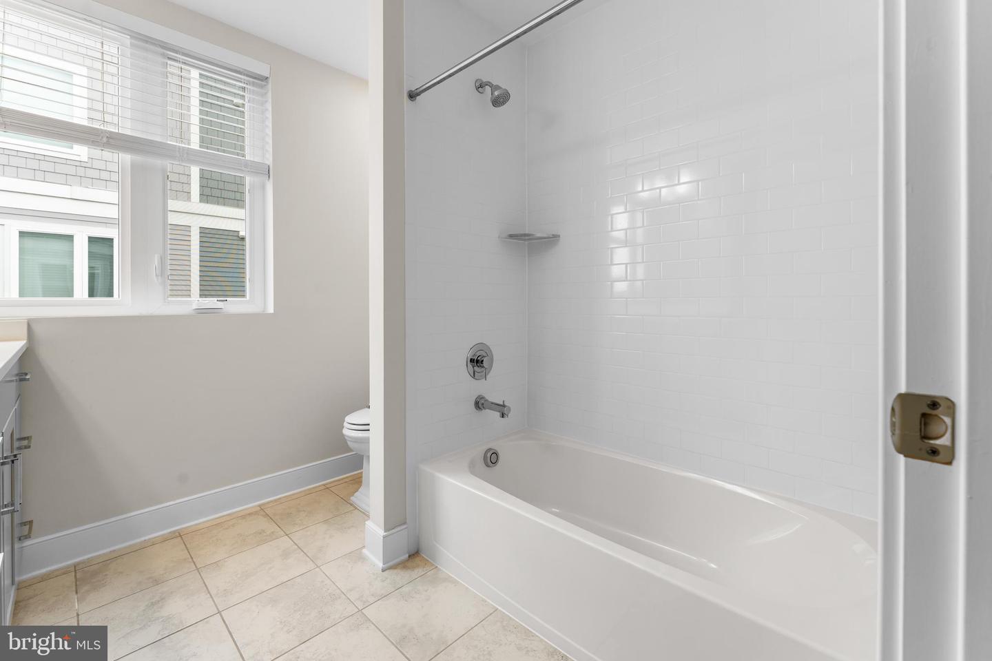 2827 24TH RD S, ARLINGTON, Virginia 22206, 3 Bedrooms Bedrooms, ,2 BathroomsBathrooms,Residential,For sale,2827 24TH RD S,VAAR2069470 MLS # VAAR2069470