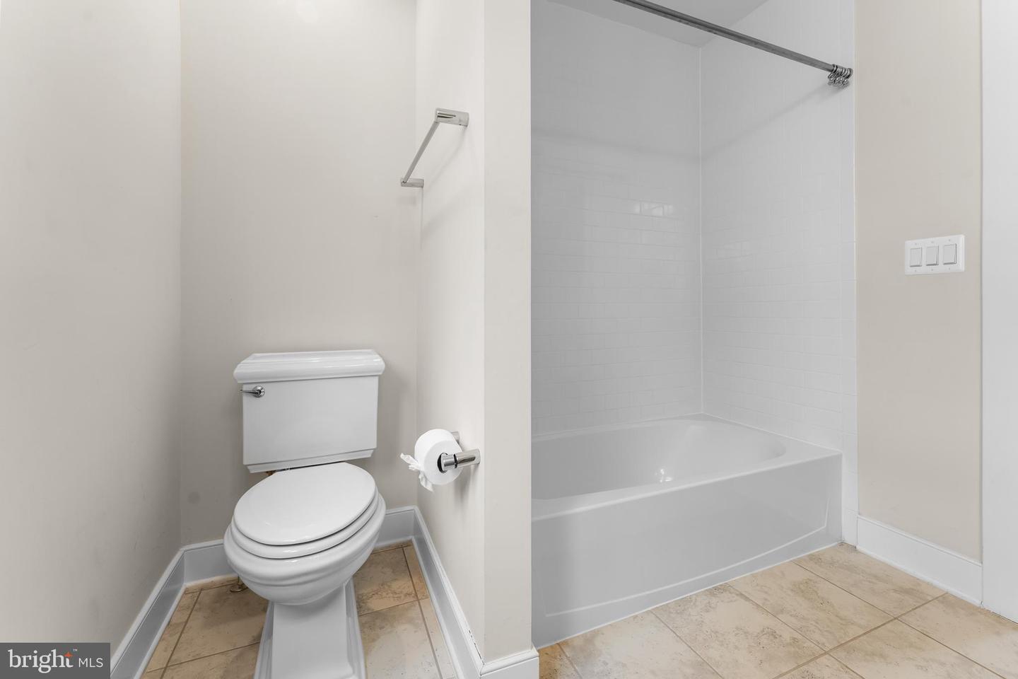 2827 24TH RD S, ARLINGTON, Virginia 22206, 3 Bedrooms Bedrooms, ,2 BathroomsBathrooms,Residential,For sale,2827 24TH RD S,VAAR2069470 MLS # VAAR2069470