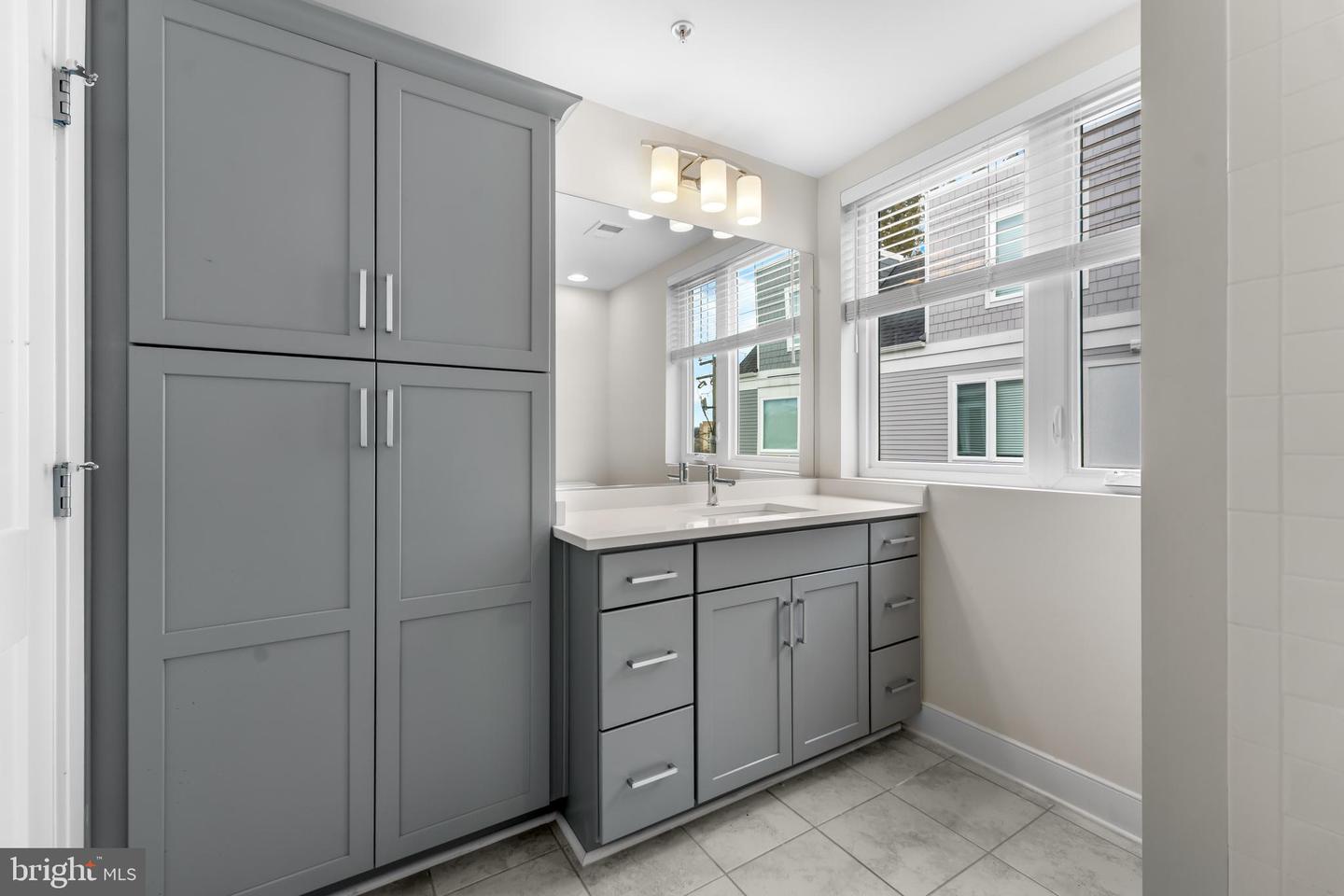 2827 24TH RD S, ARLINGTON, Virginia 22206, 3 Bedrooms Bedrooms, ,2 BathroomsBathrooms,Residential,For sale,2827 24TH RD S,VAAR2069470 MLS # VAAR2069470