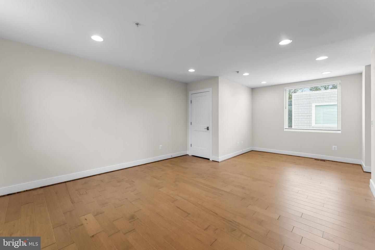 2827 24TH RD S, ARLINGTON, Virginia 22206, 3 Bedrooms Bedrooms, ,2 BathroomsBathrooms,Residential,For sale,2827 24TH RD S,VAAR2069470 MLS # VAAR2069470