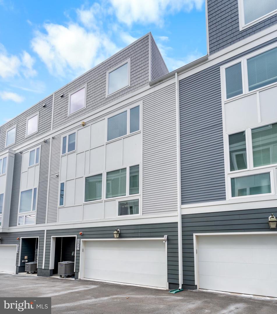 2827 24TH RD S, ARLINGTON, Virginia 22206, 3 Bedrooms Bedrooms, ,2 BathroomsBathrooms,Residential,For sale,2827 24TH RD S,VAAR2069470 MLS # VAAR2069470