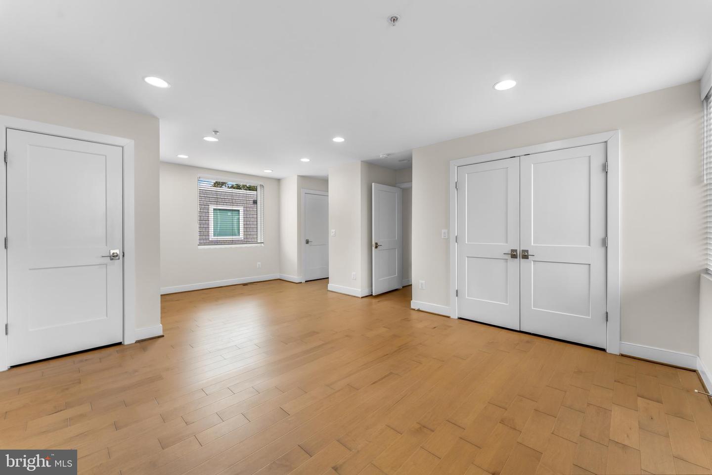 2827 24TH RD S, ARLINGTON, Virginia 22206, 3 Bedrooms Bedrooms, ,2 BathroomsBathrooms,Residential,For sale,2827 24TH RD S,VAAR2069470 MLS # VAAR2069470