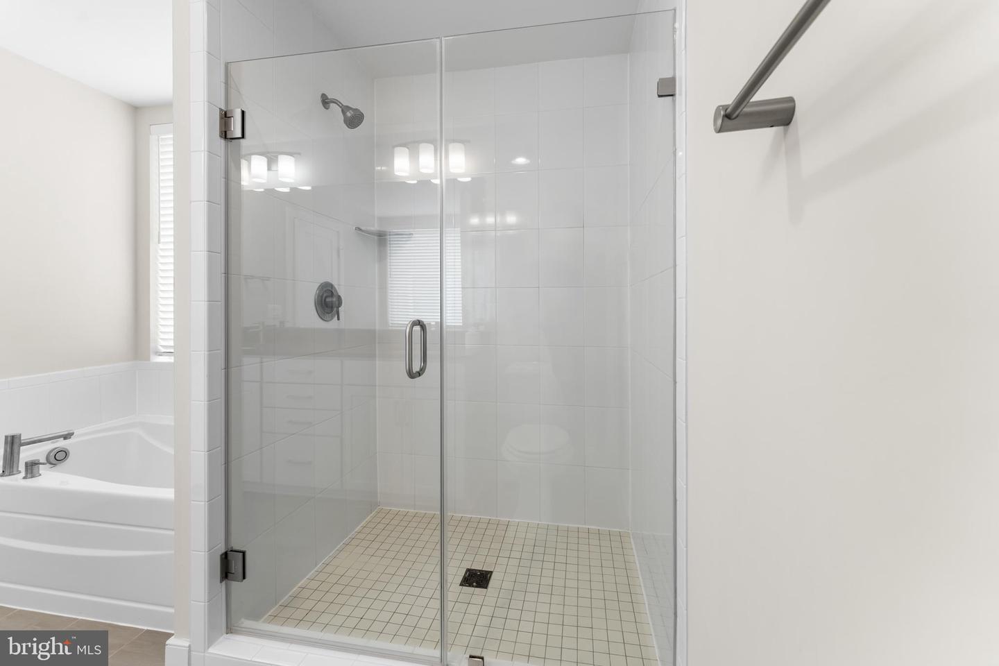 2827 24TH RD S, ARLINGTON, Virginia 22206, 3 Bedrooms Bedrooms, ,2 BathroomsBathrooms,Residential,For sale,2827 24TH RD S,VAAR2069470 MLS # VAAR2069470