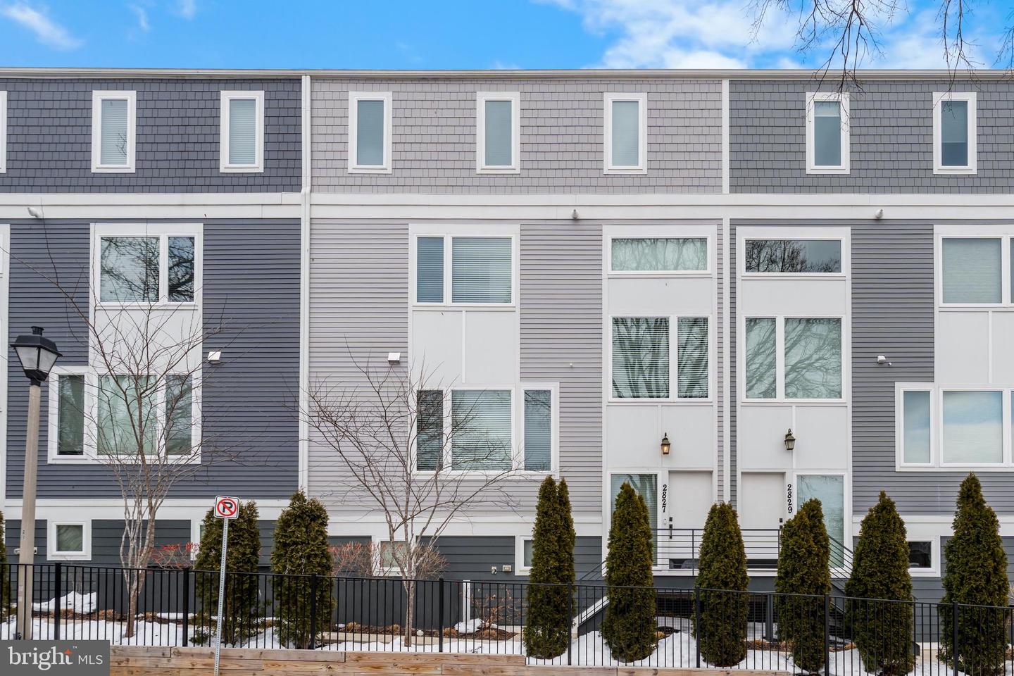 2827 24TH RD S, ARLINGTON, Virginia 22206, 3 Bedrooms Bedrooms, ,2 BathroomsBathrooms,Residential,For sale,2827 24TH RD S,VAAR2069470 MLS # VAAR2069470