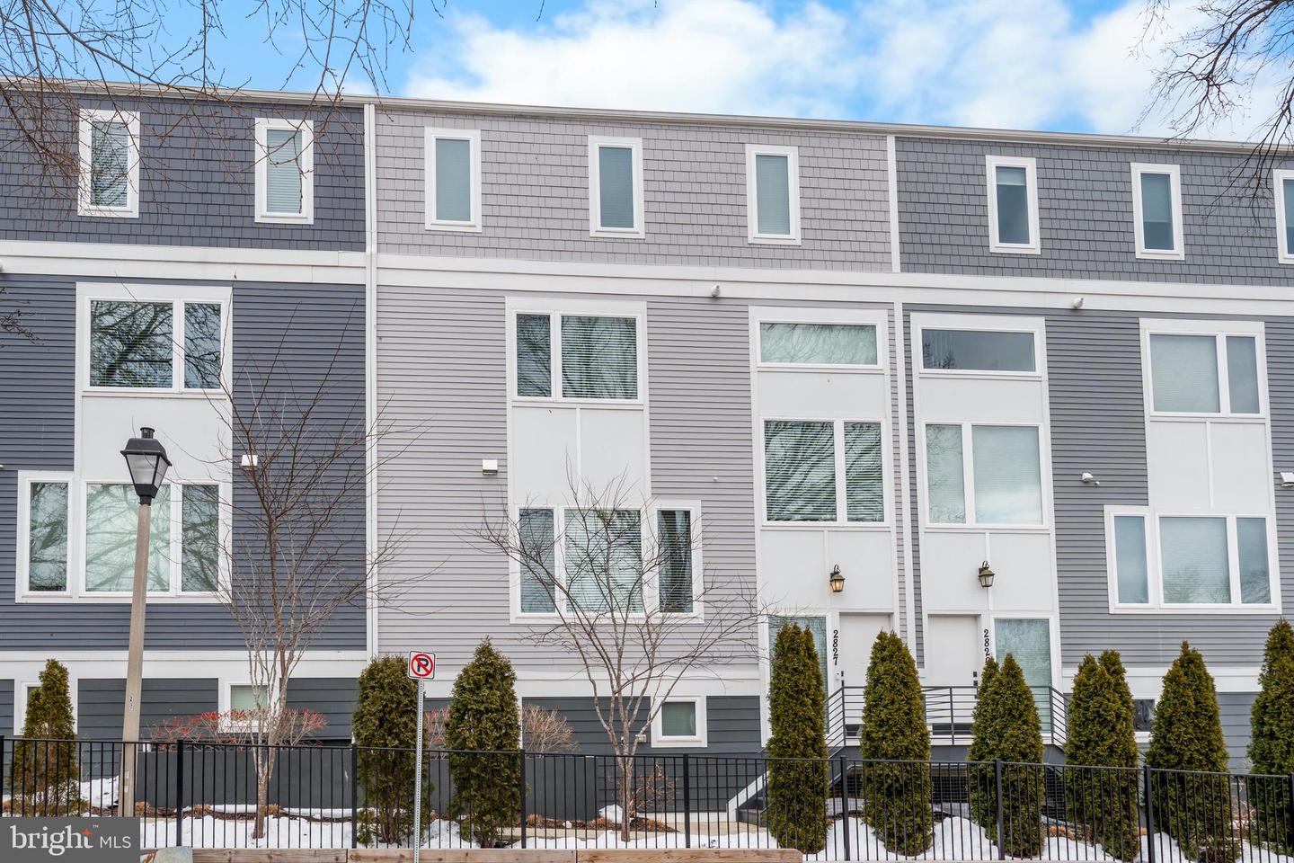 2827 24TH RD S, ARLINGTON, Virginia 22206, 3 Bedrooms Bedrooms, ,2 BathroomsBathrooms,Residential,For sale,2827 24TH RD S,VAAR2069470 MLS # VAAR2069470