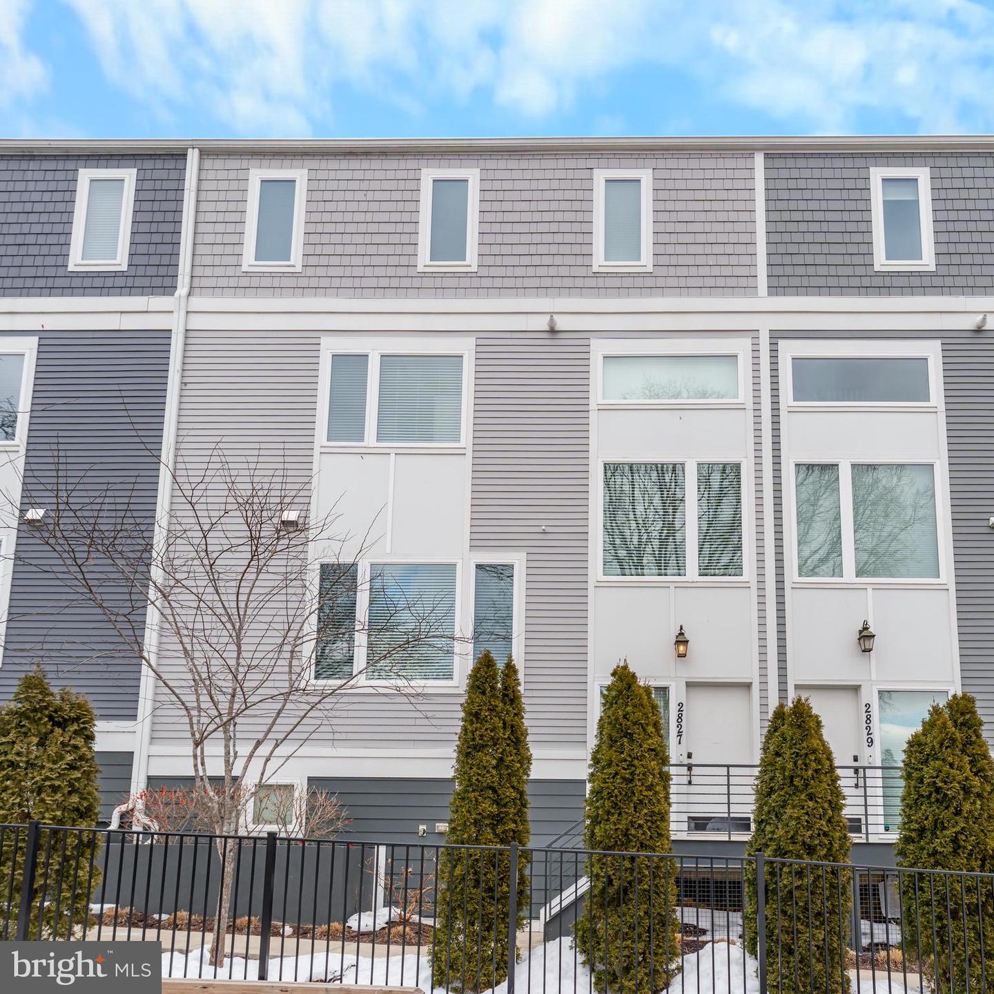 2827 24TH RD S, ARLINGTON, Virginia 22206, 3 Bedrooms Bedrooms, ,2 BathroomsBathrooms,Residential,For sale,2827 24TH RD S,VAAR2069470 MLS # VAAR2069470