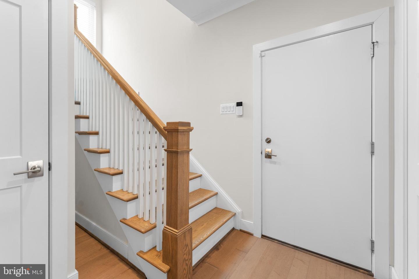 2827 24TH RD S, ARLINGTON, Virginia 22206, 3 Bedrooms Bedrooms, ,2 BathroomsBathrooms,Residential,For sale,2827 24TH RD S,VAAR2069470 MLS # VAAR2069470