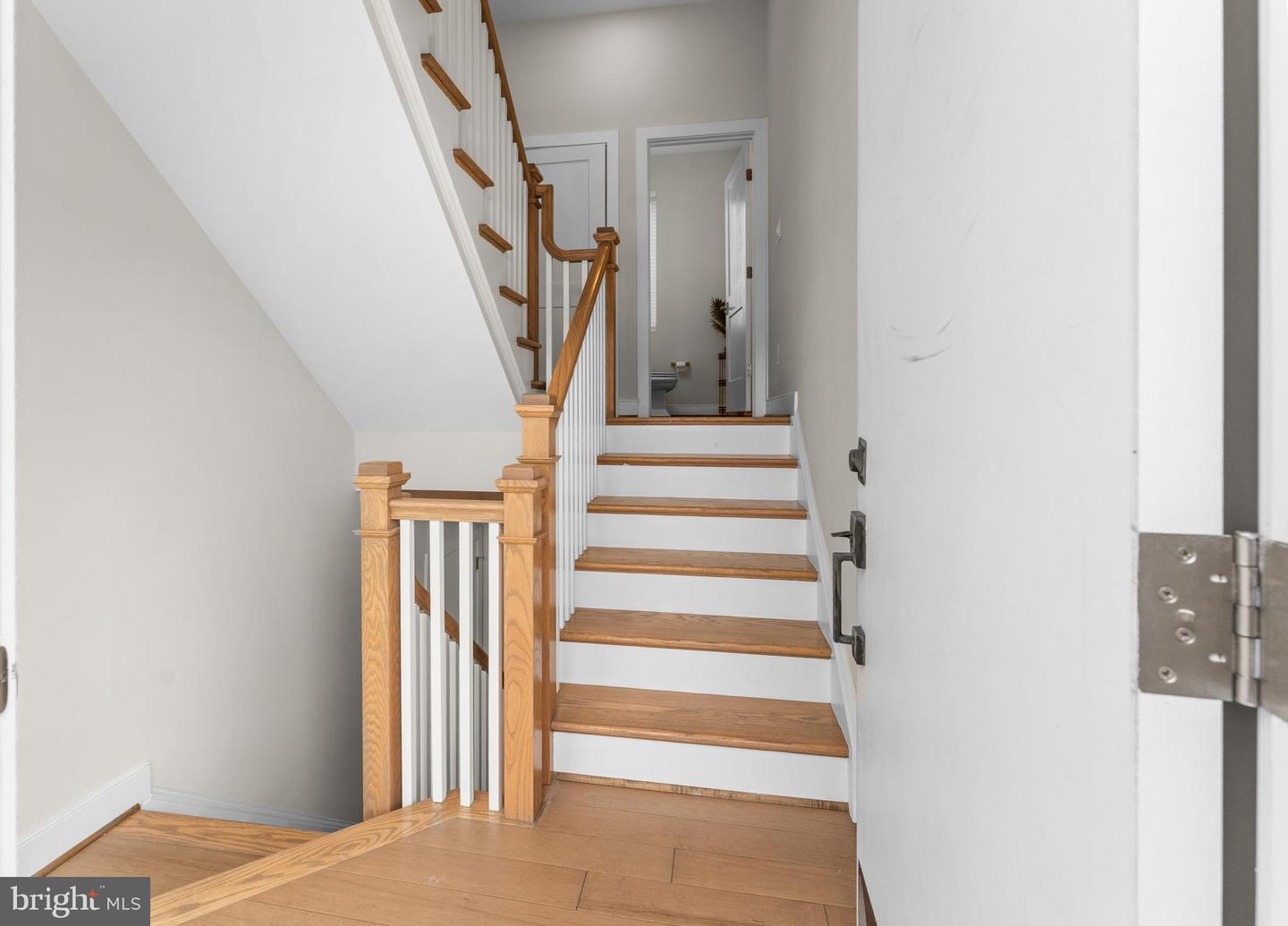 2827 24TH RD S, ARLINGTON, Virginia 22206, 3 Bedrooms Bedrooms, ,2 BathroomsBathrooms,Residential,For sale,2827 24TH RD S,VAAR2069470 MLS # VAAR2069470