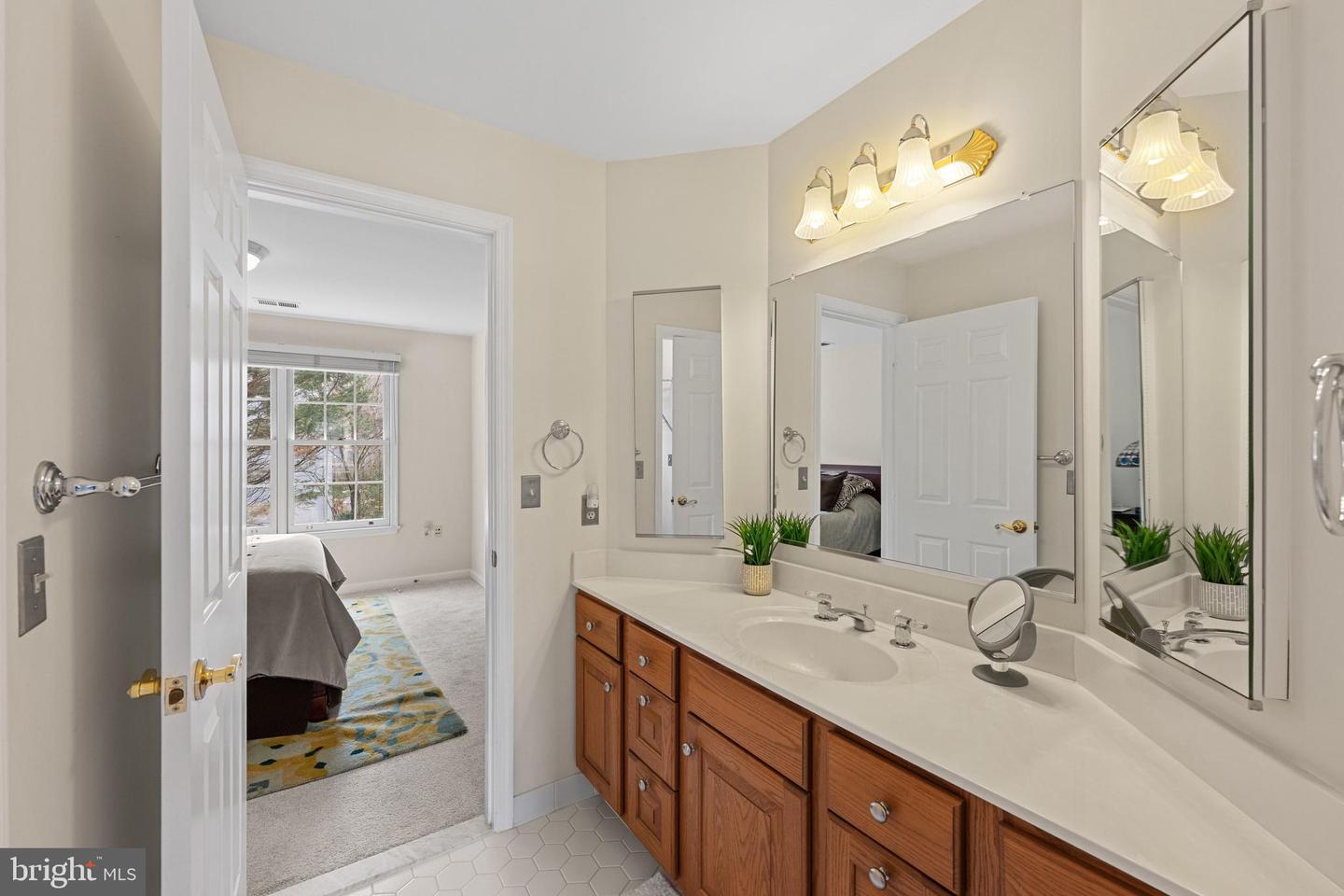 5120 WARREN PL NW, WASHINGTON, District Of Columbia 20016, 4 Bedrooms Bedrooms, ,4 BathroomsBathrooms,Residential,For sale,5120 WARREN PL NW,DCDC2248394 MLS # DCDC2248394