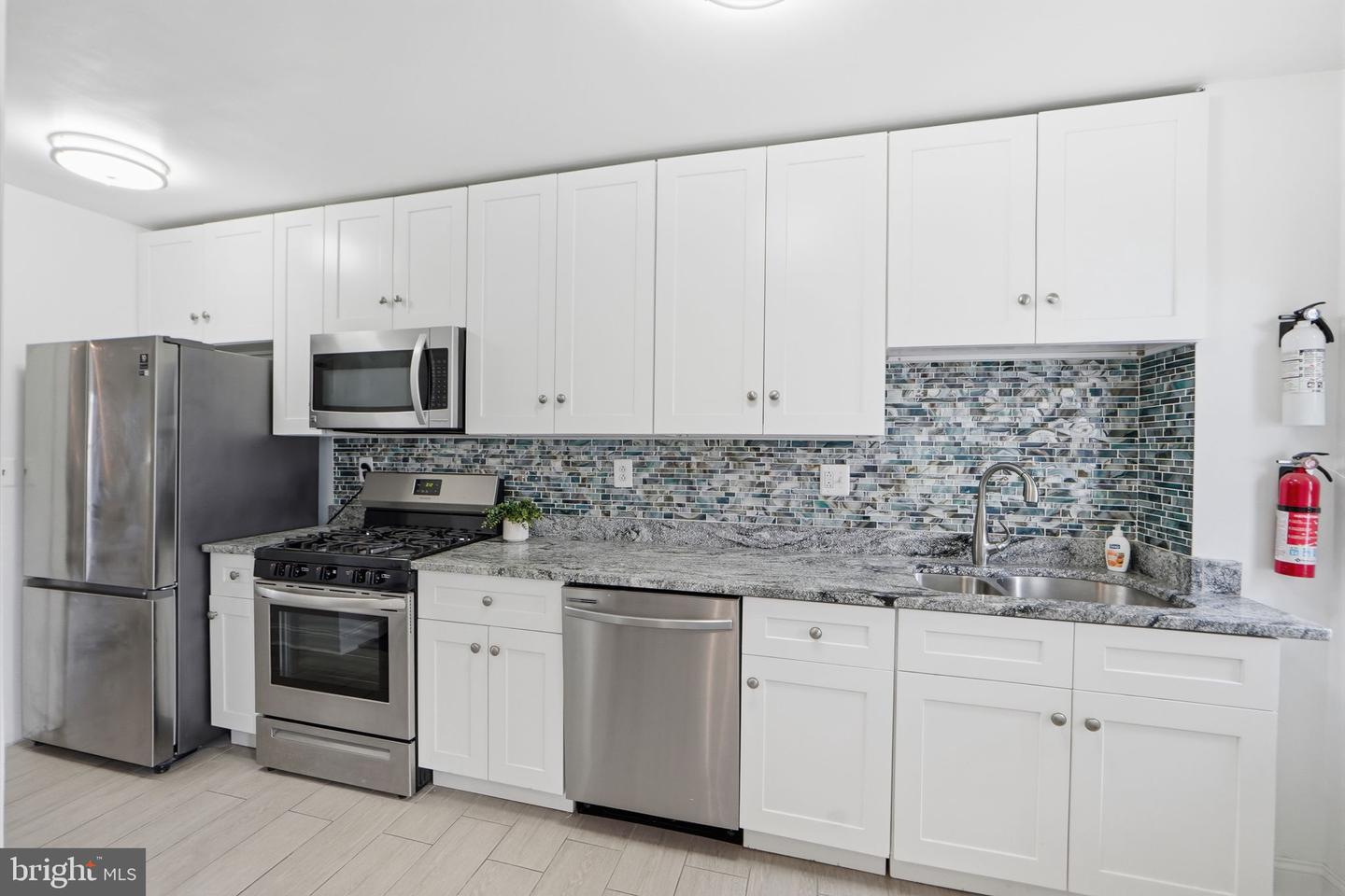 1714 E ST NE, WASHINGTON, District Of Columbia 20002, 3 Bedrooms Bedrooms, 7 Rooms Rooms,3 BathroomsBathrooms,Residential,For sale,1714 E ST NE,DCDC2248422 MLS # DCDC2248422