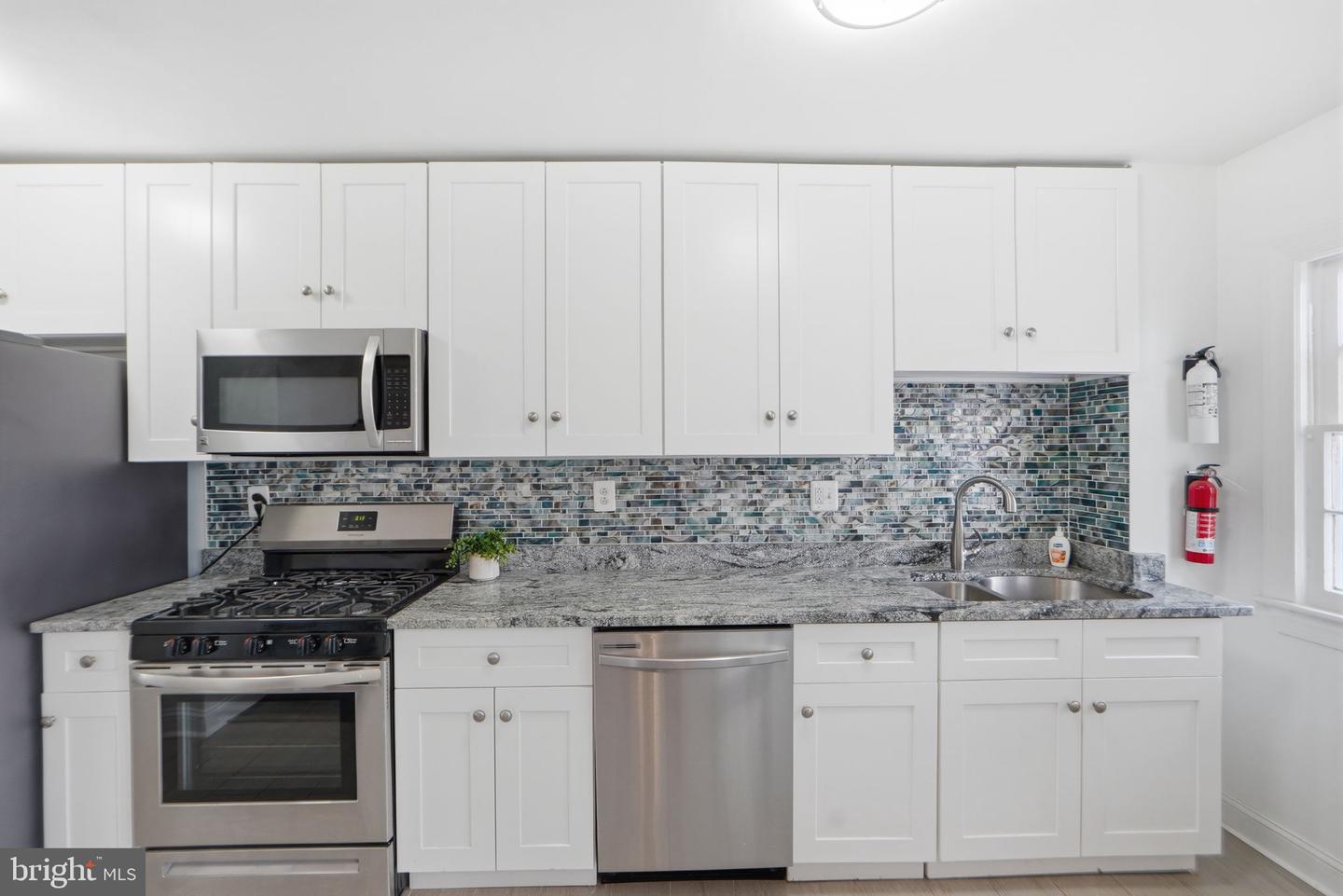 1714 E ST NE, WASHINGTON, District Of Columbia 20002, 3 Bedrooms Bedrooms, 7 Rooms Rooms,3 BathroomsBathrooms,Residential,For sale,1714 E ST NE,DCDC2248422 MLS # DCDC2248422