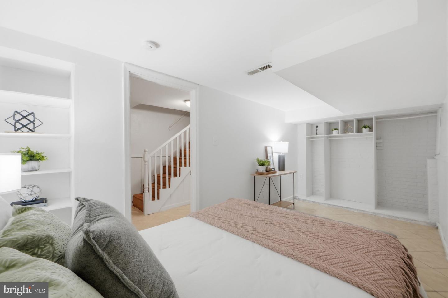 1714 E ST NE, WASHINGTON, District Of Columbia 20002, 3 Bedrooms Bedrooms, 7 Rooms Rooms,3 BathroomsBathrooms,Residential,For sale,1714 E ST NE,DCDC2248422 MLS # DCDC2248422