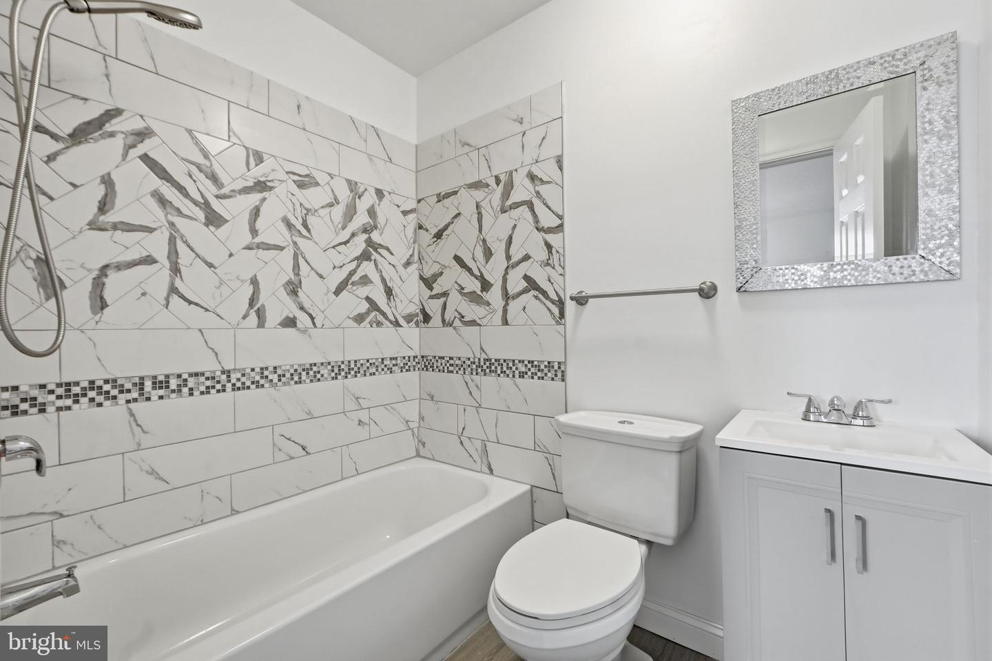 1714 E ST NE, WASHINGTON, District Of Columbia 20002, 3 Bedrooms Bedrooms, 7 Rooms Rooms,3 BathroomsBathrooms,Residential,For sale,1714 E ST NE,DCDC2248422 MLS # DCDC2248422