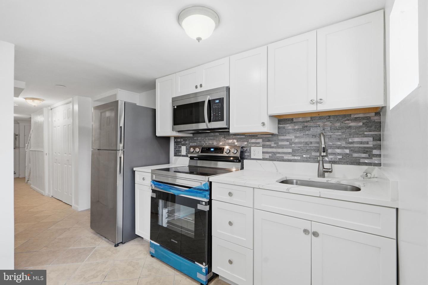 1714 E ST NE, WASHINGTON, District Of Columbia 20002, 3 Bedrooms Bedrooms, 7 Rooms Rooms,3 BathroomsBathrooms,Residential,For sale,1714 E ST NE,DCDC2248422 MLS # DCDC2248422