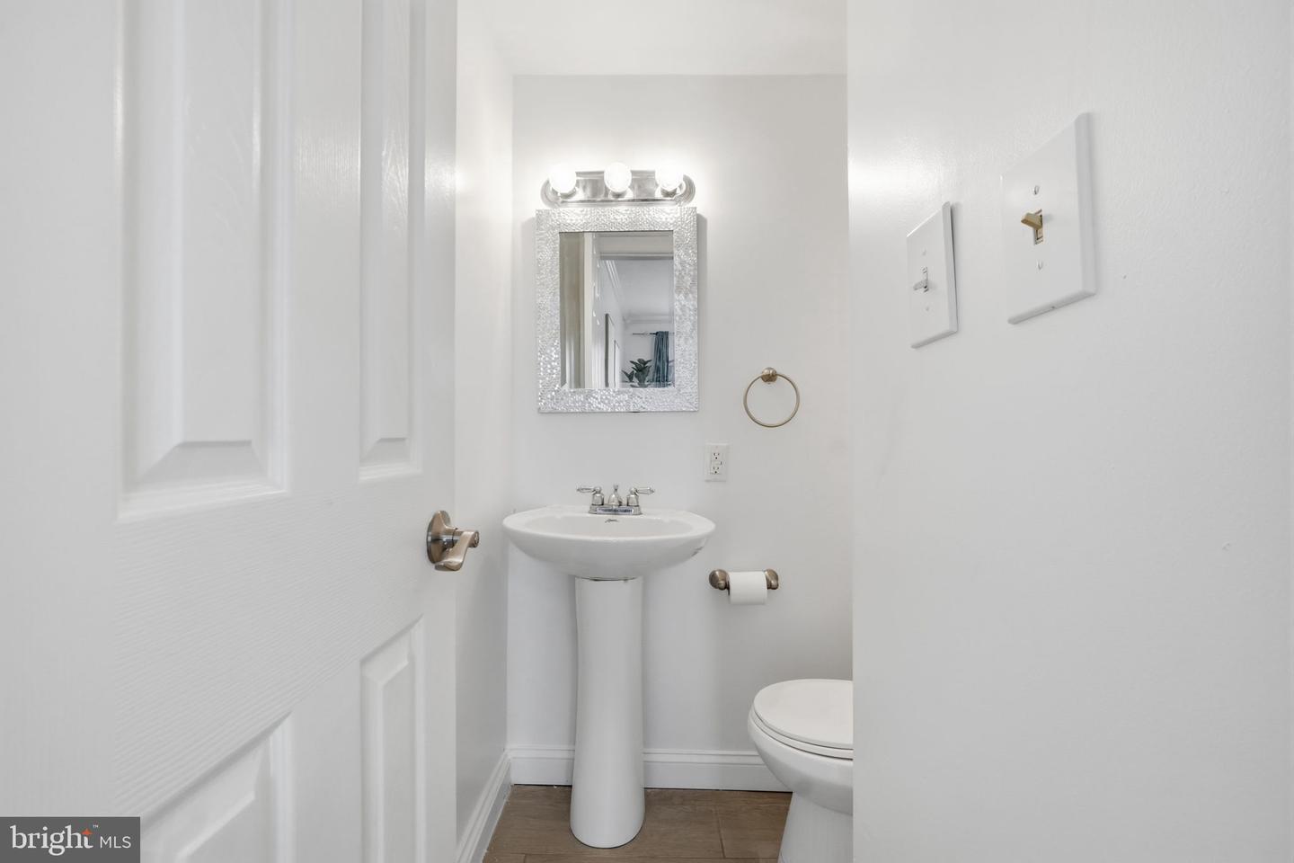 1714 E ST NE, WASHINGTON, District Of Columbia 20002, 3 Bedrooms Bedrooms, 7 Rooms Rooms,3 BathroomsBathrooms,Residential,For sale,1714 E ST NE,DCDC2248422 MLS # DCDC2248422