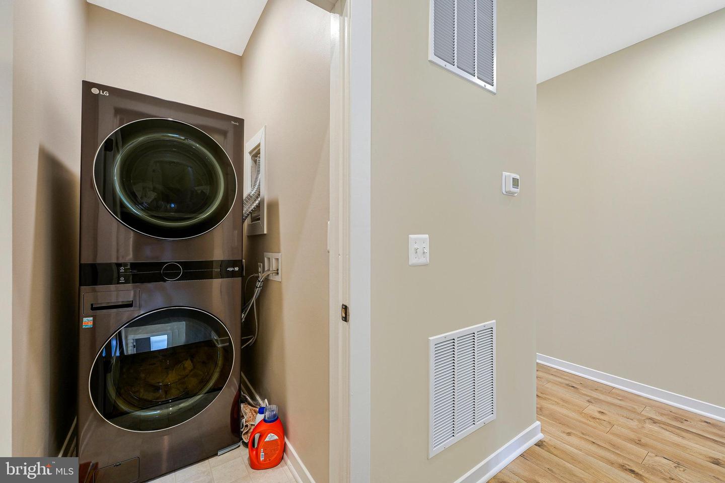 4149 RED MULBERRY DR, FAIRFAX, Virginia 22033, 3 Bedrooms Bedrooms, ,2 BathroomsBathrooms,Residential,For sale,4149 RED MULBERRY DR,VAFX2293540 MLS # VAFX2293540