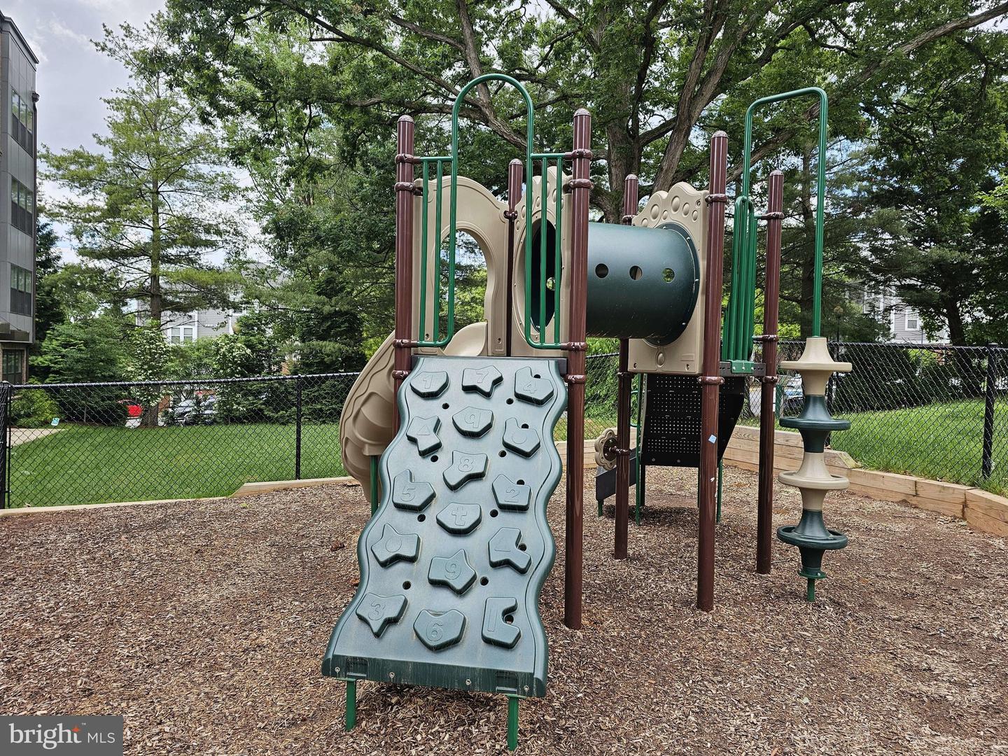 4149 RED MULBERRY DR, FAIRFAX, Virginia 22033, 3 Bedrooms Bedrooms, ,2 BathroomsBathrooms,Residential,For sale,4149 RED MULBERRY DR,VAFX2293540 MLS # VAFX2293540