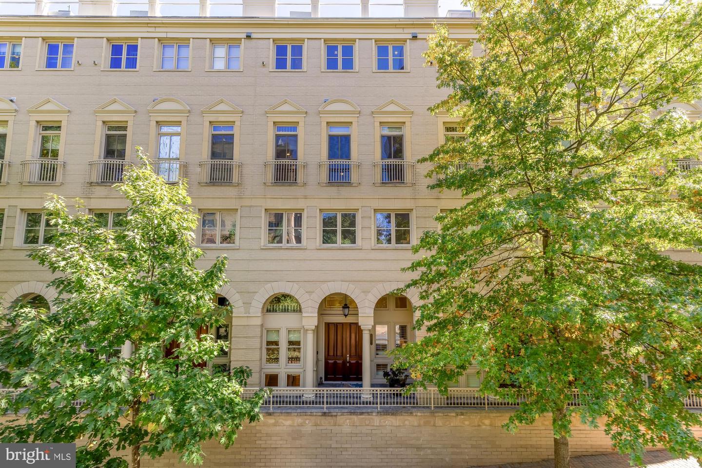 1417 N NASH ST, ARLINGTON, Virginia 22209, 3 Bedrooms Bedrooms, ,3 BathroomsBathrooms,Residential,For sale,1417 N NASH ST,VAAR2069606 MLS # VAAR2069606