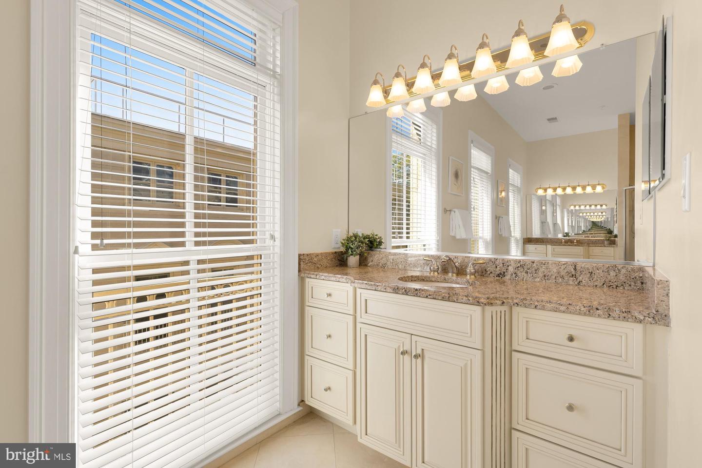 1417 N NASH ST, ARLINGTON, Virginia 22209, 3 Bedrooms Bedrooms, ,3 BathroomsBathrooms,Residential,For sale,1417 N NASH ST,VAAR2069606 MLS # VAAR2069606