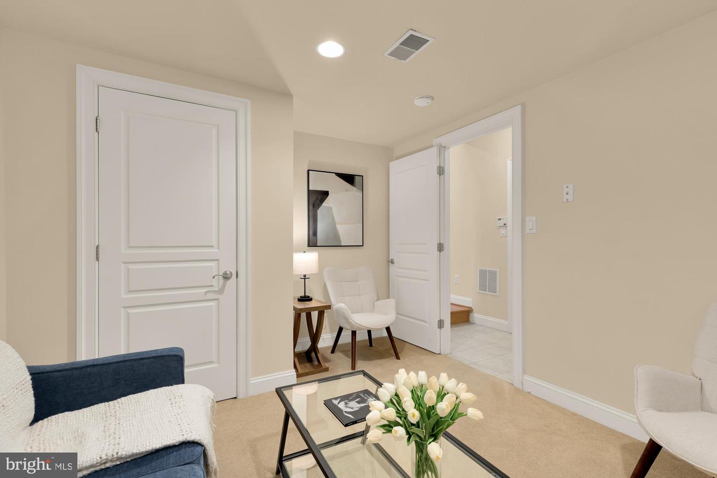 1417 N NASH ST, ARLINGTON, Virginia 22209, 3 Bedrooms Bedrooms, ,3 BathroomsBathrooms,Residential,For sale,1417 N NASH ST,VAAR2069606 MLS # VAAR2069606